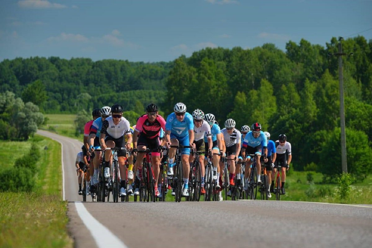 Более 420 велогонщиков приняли участие в двухдневных соревнованиях в подмосковной Верее