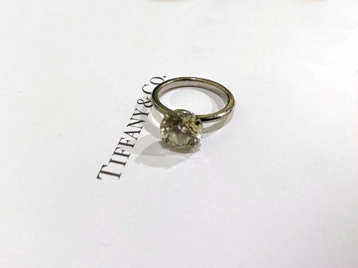 В Домодедово россиянка пыталась провезти кольцо и браслет известных брендов на сумму около 4 млн рублей