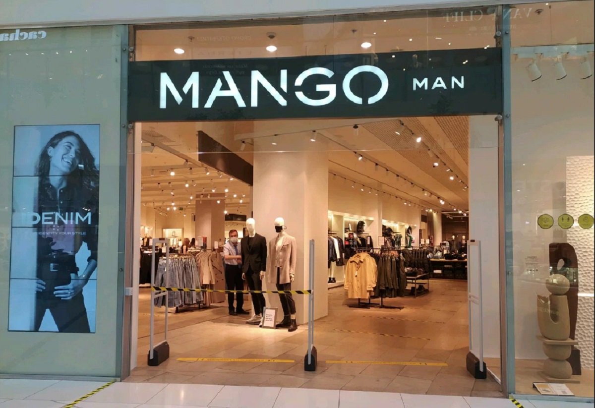 В московском ТЦ &quot;Атриум&quot; открылся магазин <b>MANGO</b>.