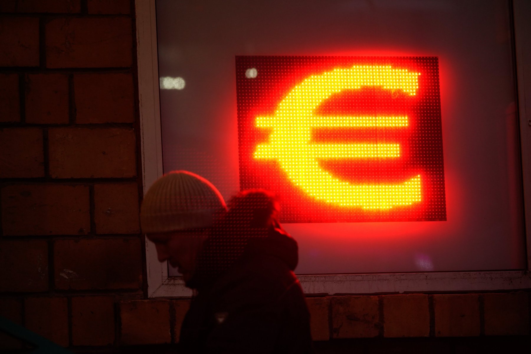 Экономист: из-за энергетического кризиса цены на электроэнергию в ЕС взлетят до €1000
