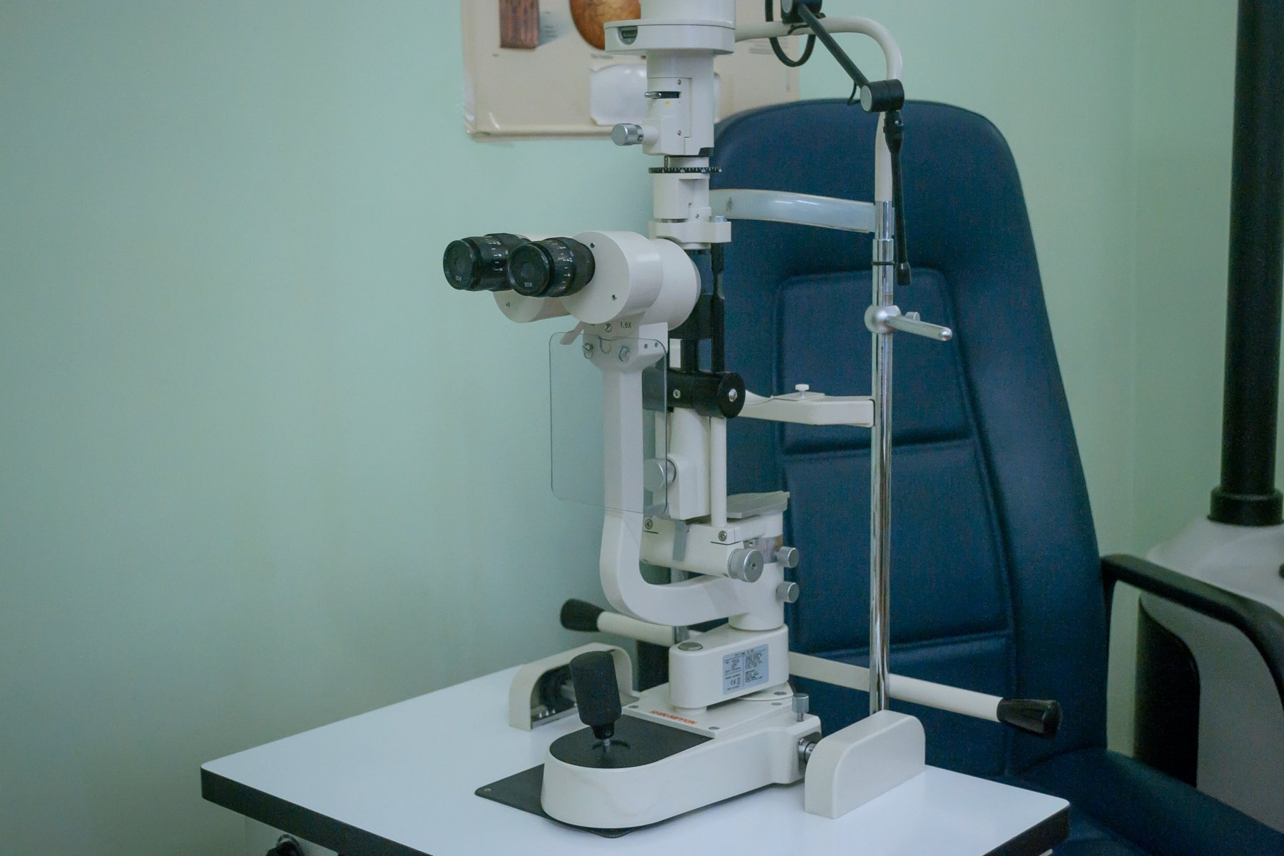 Офтальмологи МОНИКИ удалили 6-сантиметровый прут из глаза ребенка