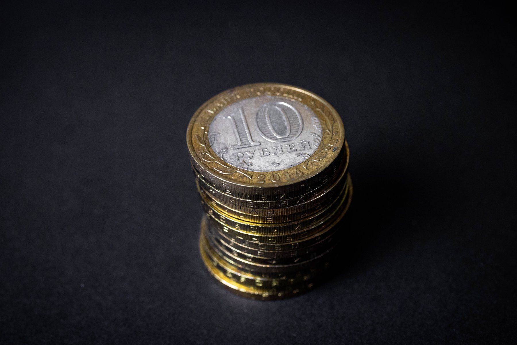 «Не торопитесь прятать деньги под подушку» - финансовый эксперт напомнил о кризисе 2015 года