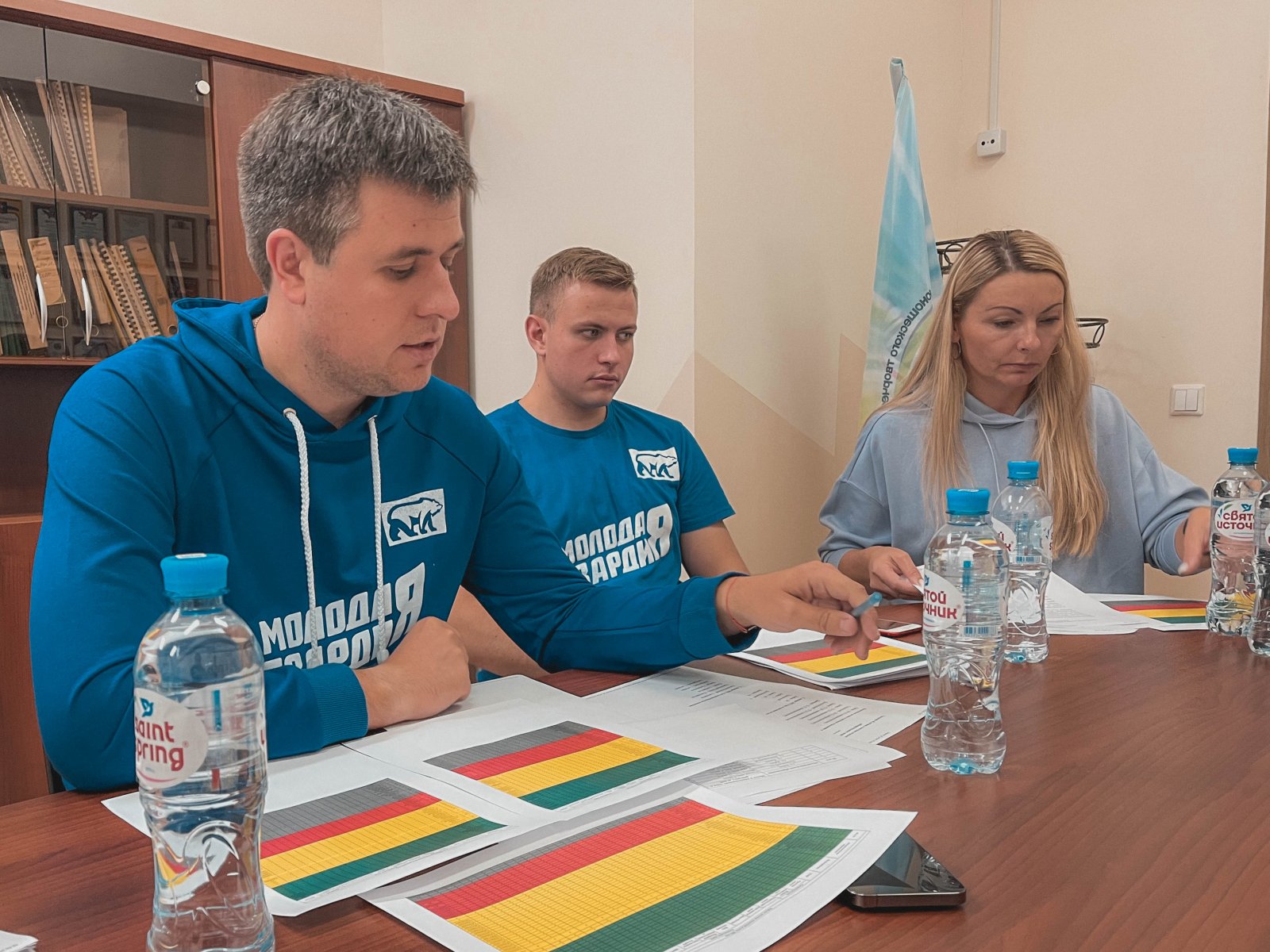 Лидер молодогвардейцев Подмосковья Александр Толмачёв провёл в Лобне встречу по работе окружных отделений МГЕР