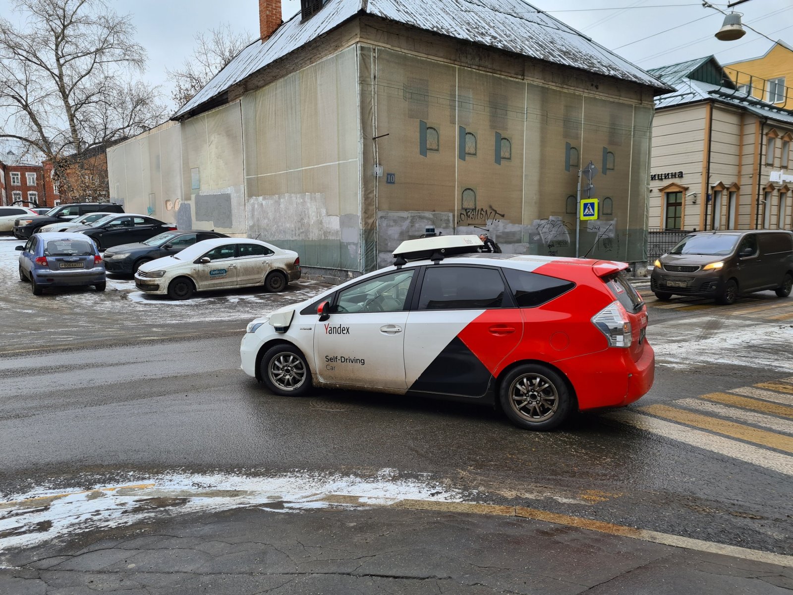 Студенты из Санкт-Петербурга придумали способ очистки систем распознавания беспилотных авто 