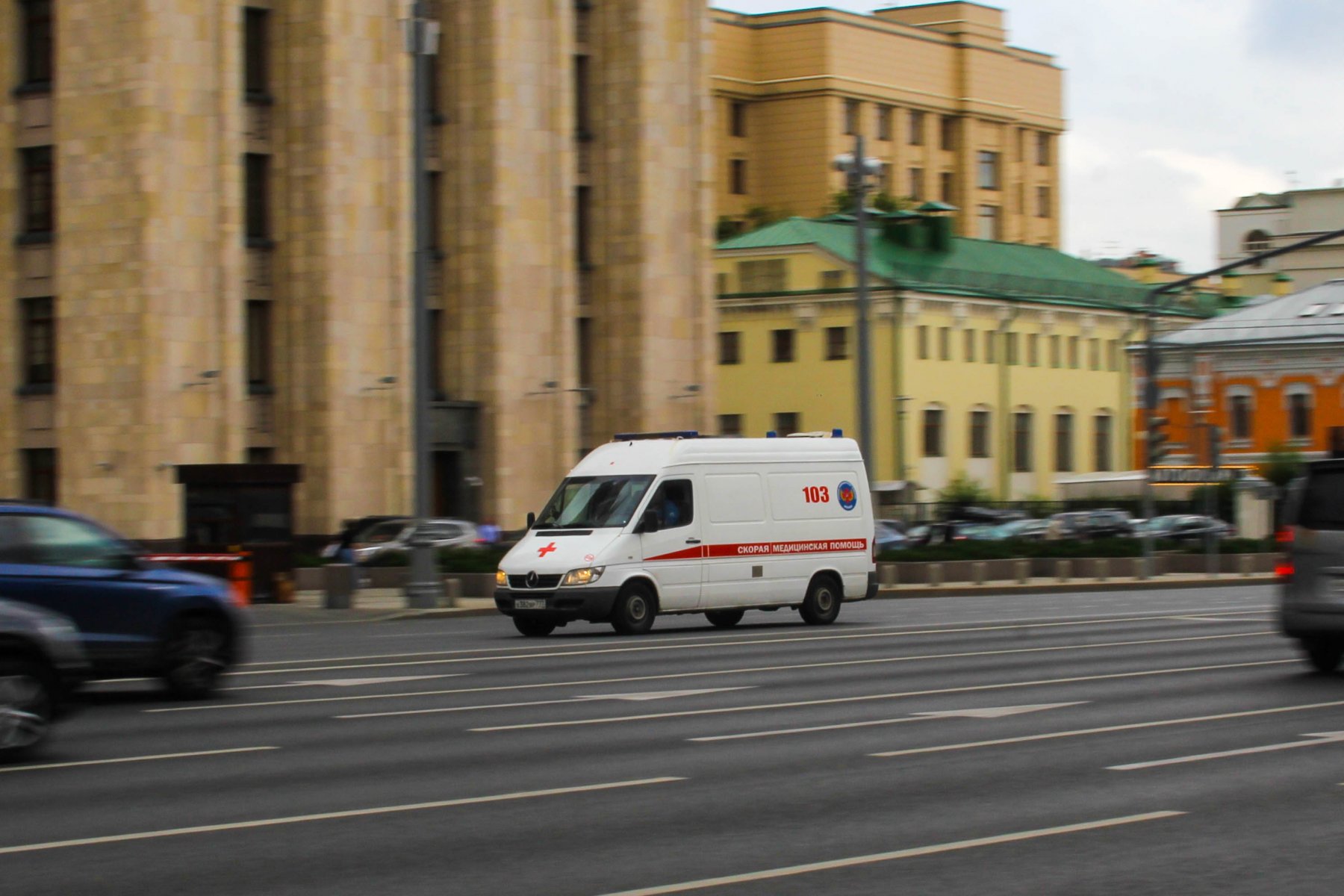 В Москве подросток, проводивший дома опыты, получил ожог и сломал руку