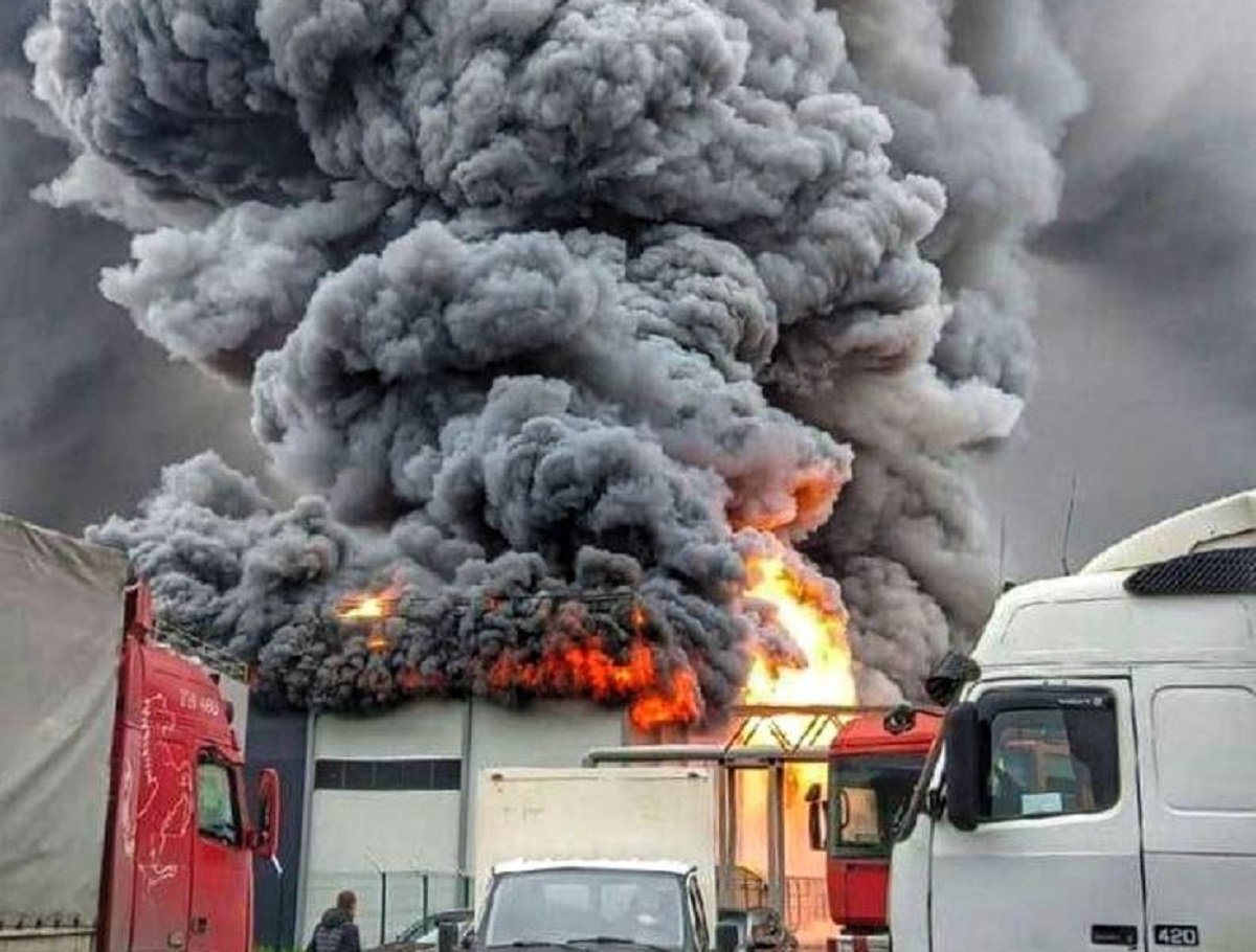 По факту пожара на складе в Ногинске проводится проверка о нарушении требований безопасности