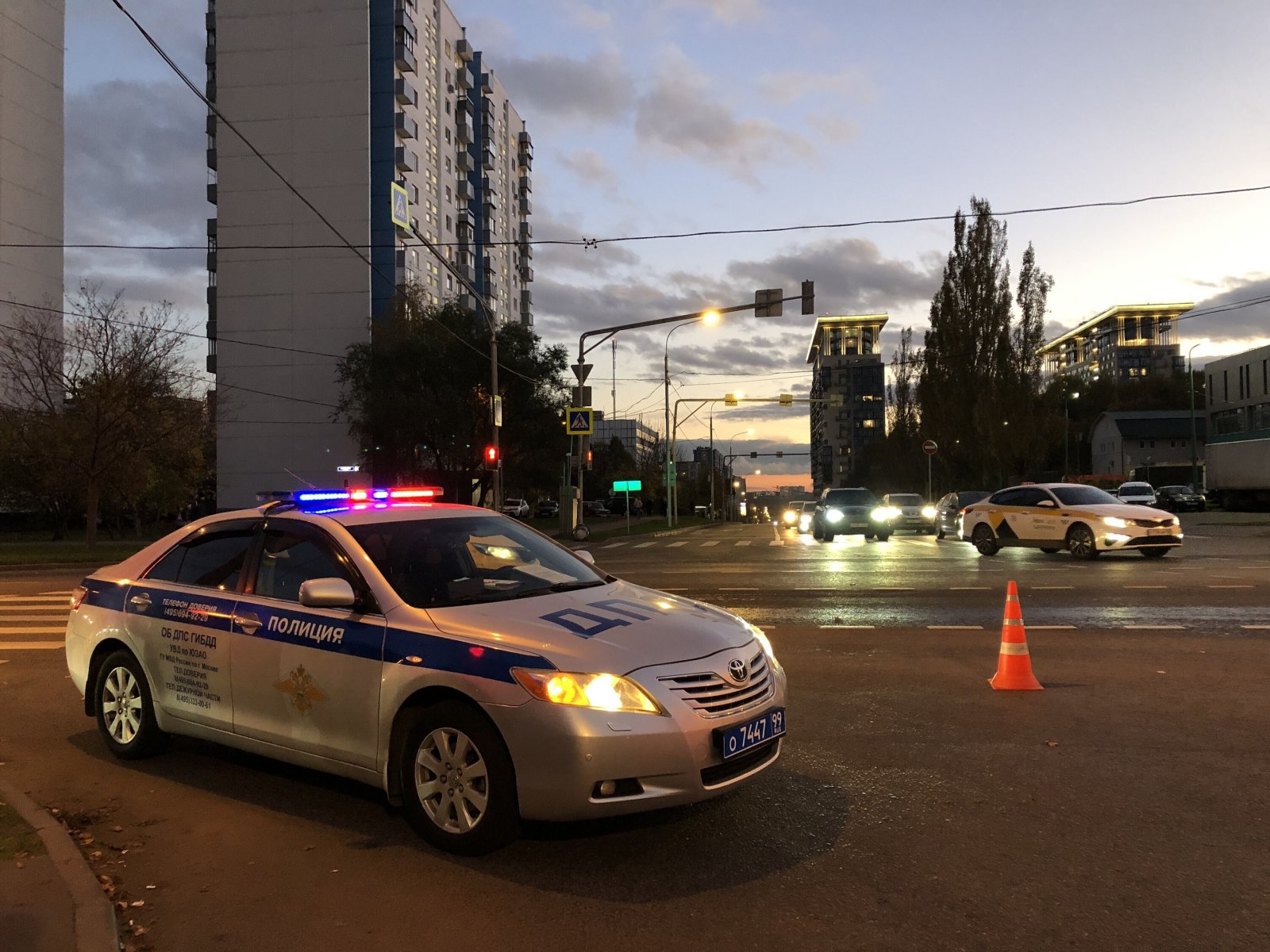 Вечером в субботу в столичном районе Солнцево водитель насмерть сбил двух человек