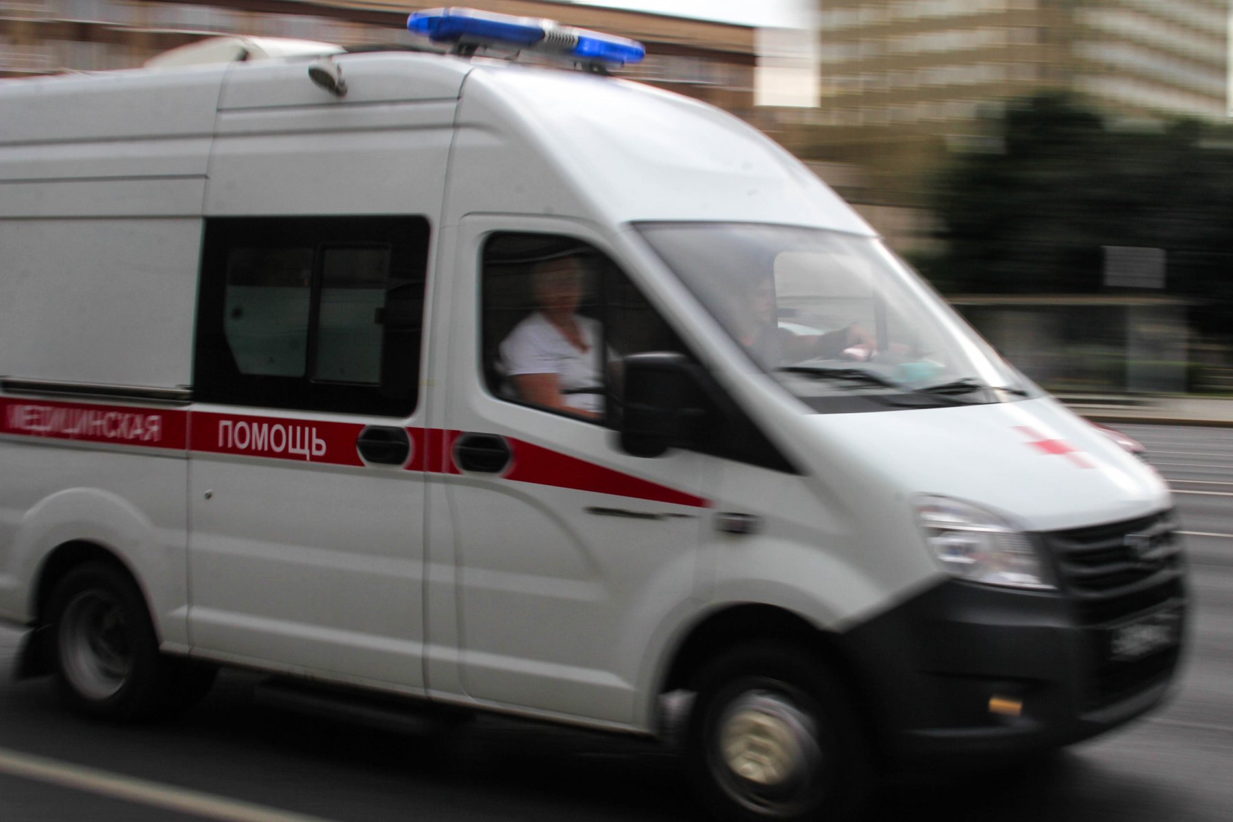 В Орехово-Зуево спасатели сняли с вагона-цистерны замерзшего человека