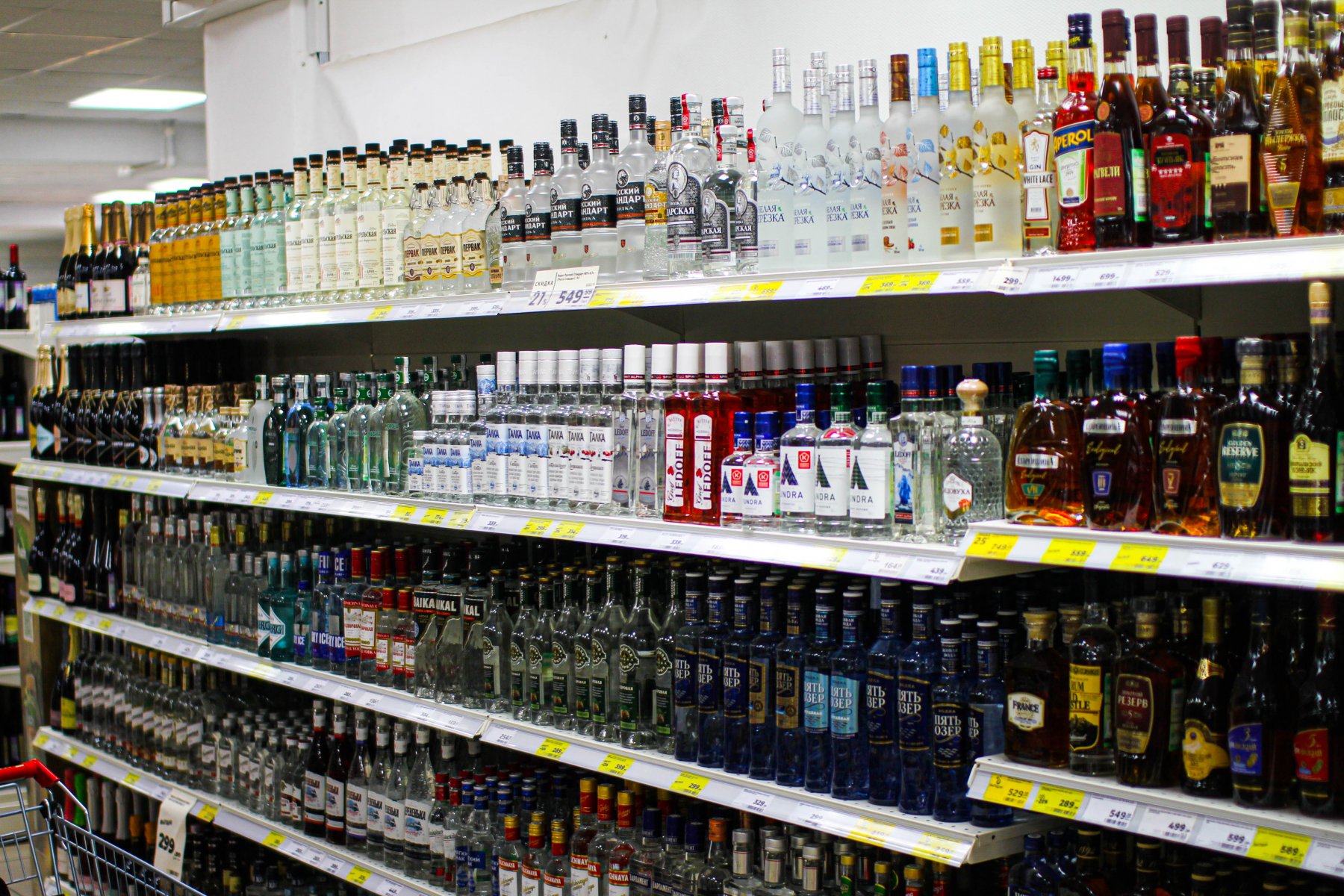 Минпромторг России добавил алкоголь в список товаров для параллельного импорта