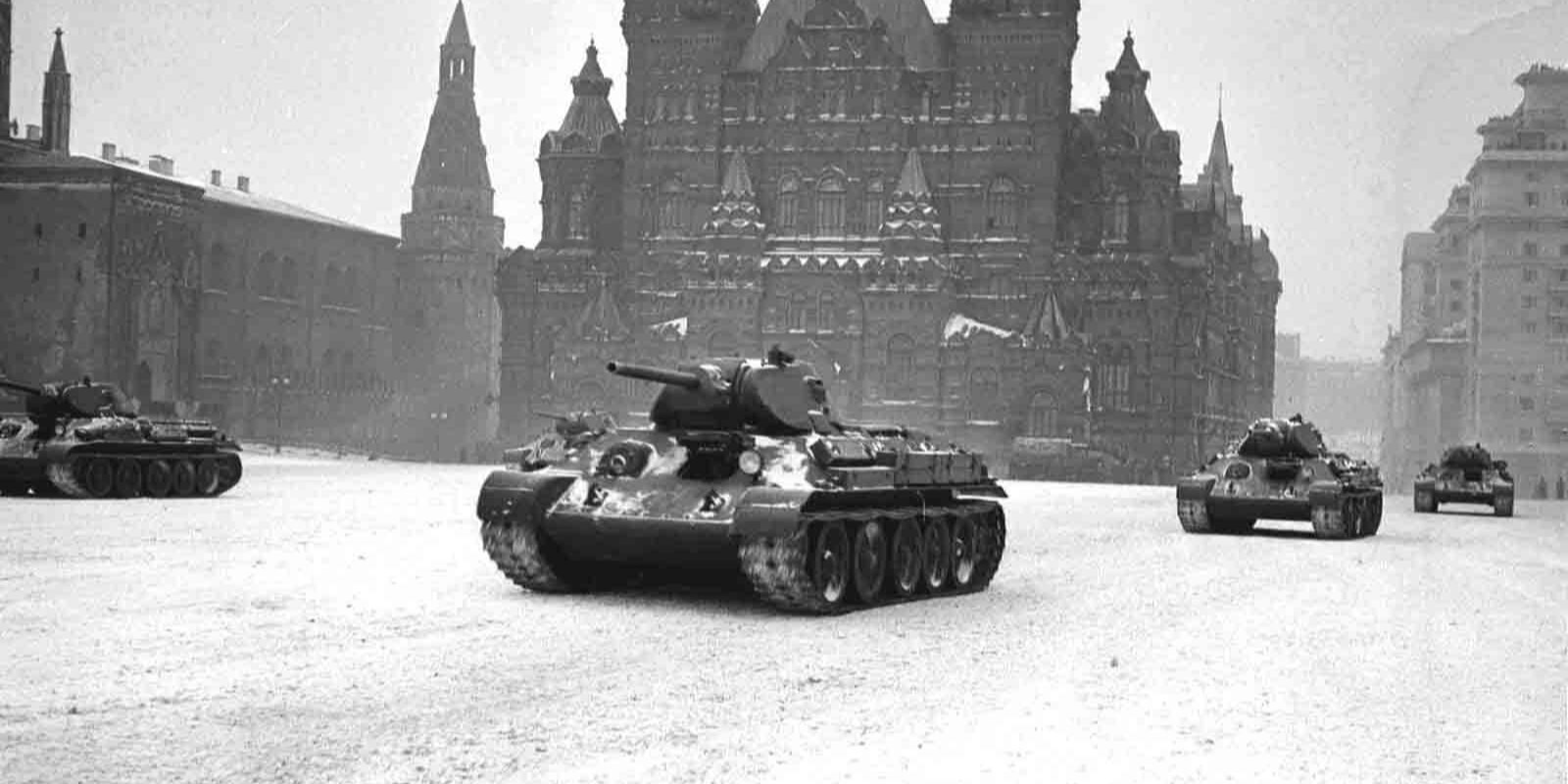 Т-34 парад в Москве 1941