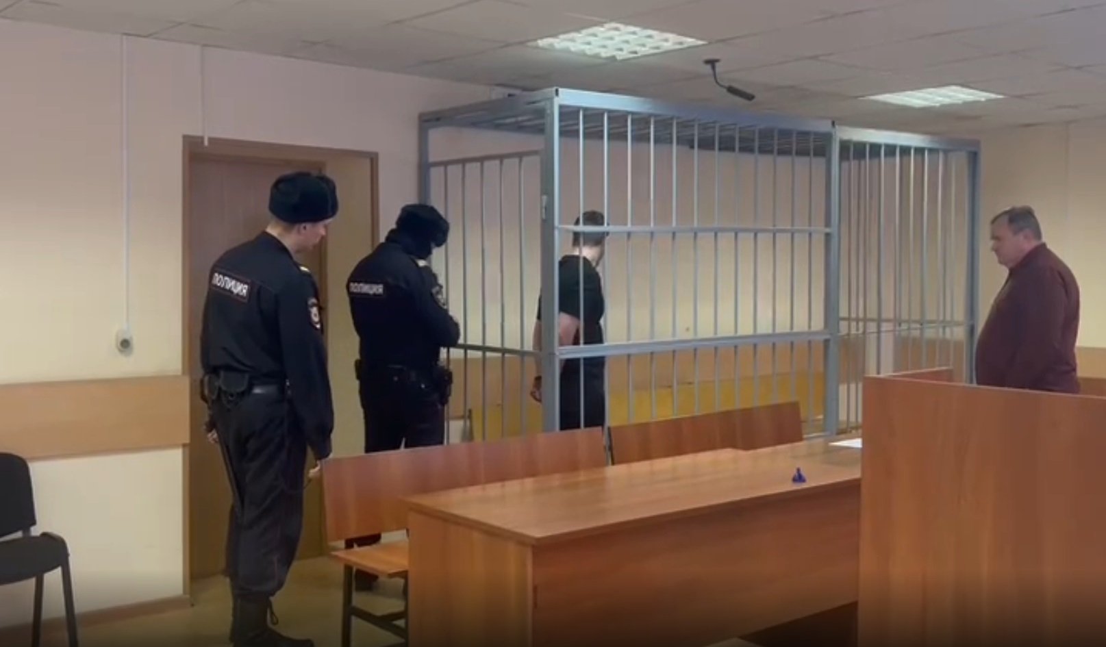 В Москве осужден таксист, сбивший сотрудника полиции во время рейда по депортации в аэропорту Внуково  
