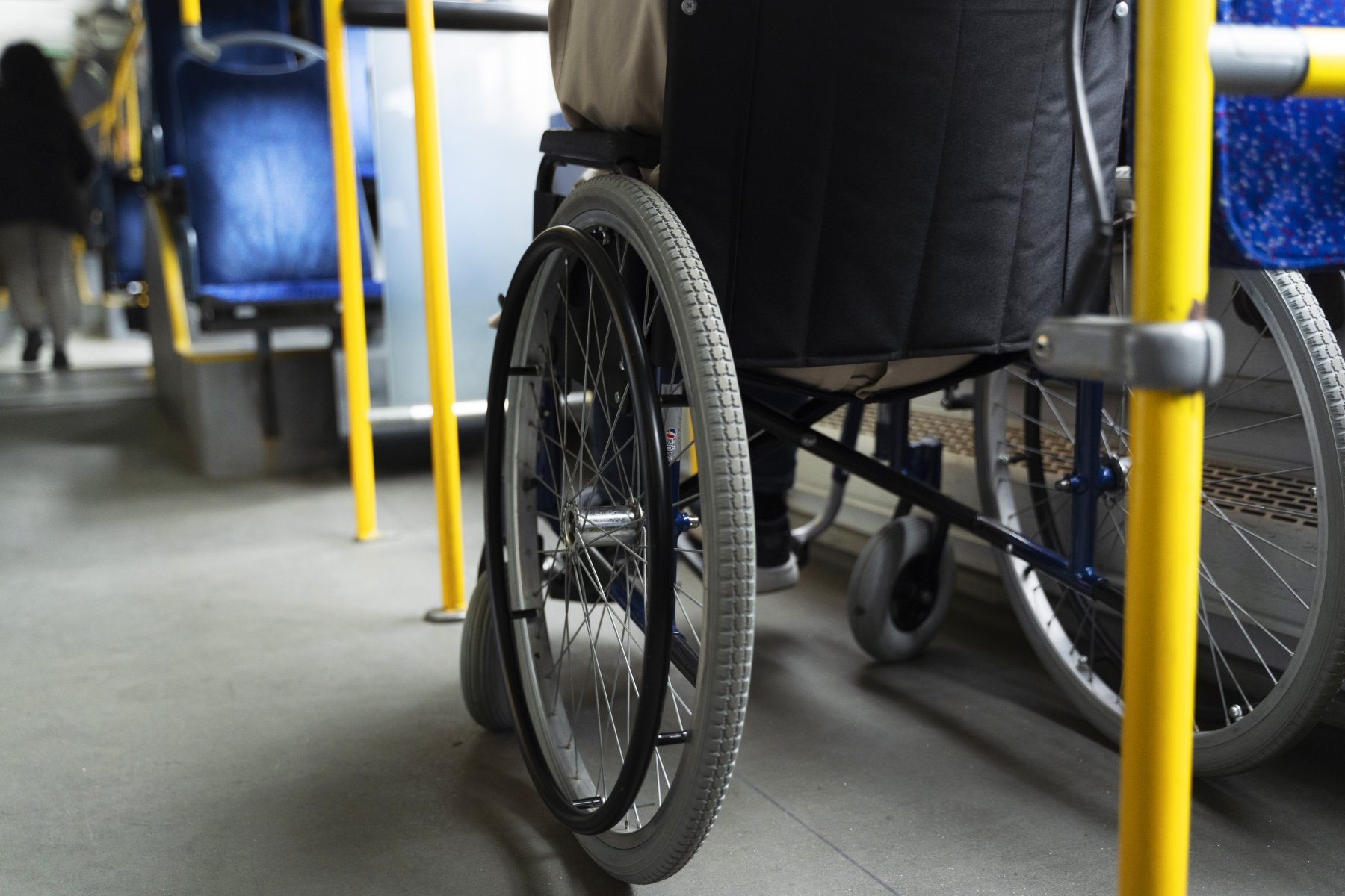 В Подмосковье около 15 тяжелых инвалидов оказались на улице