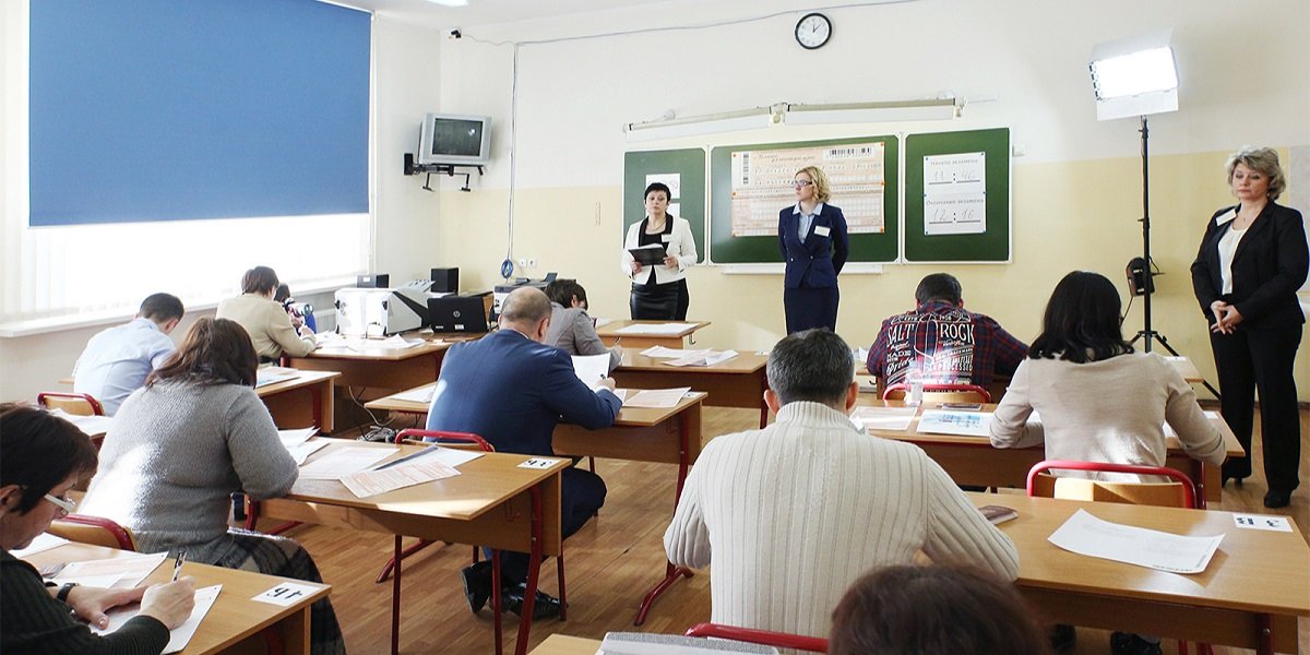 Родители московских 11-классников попробуют написать ЕГЭ