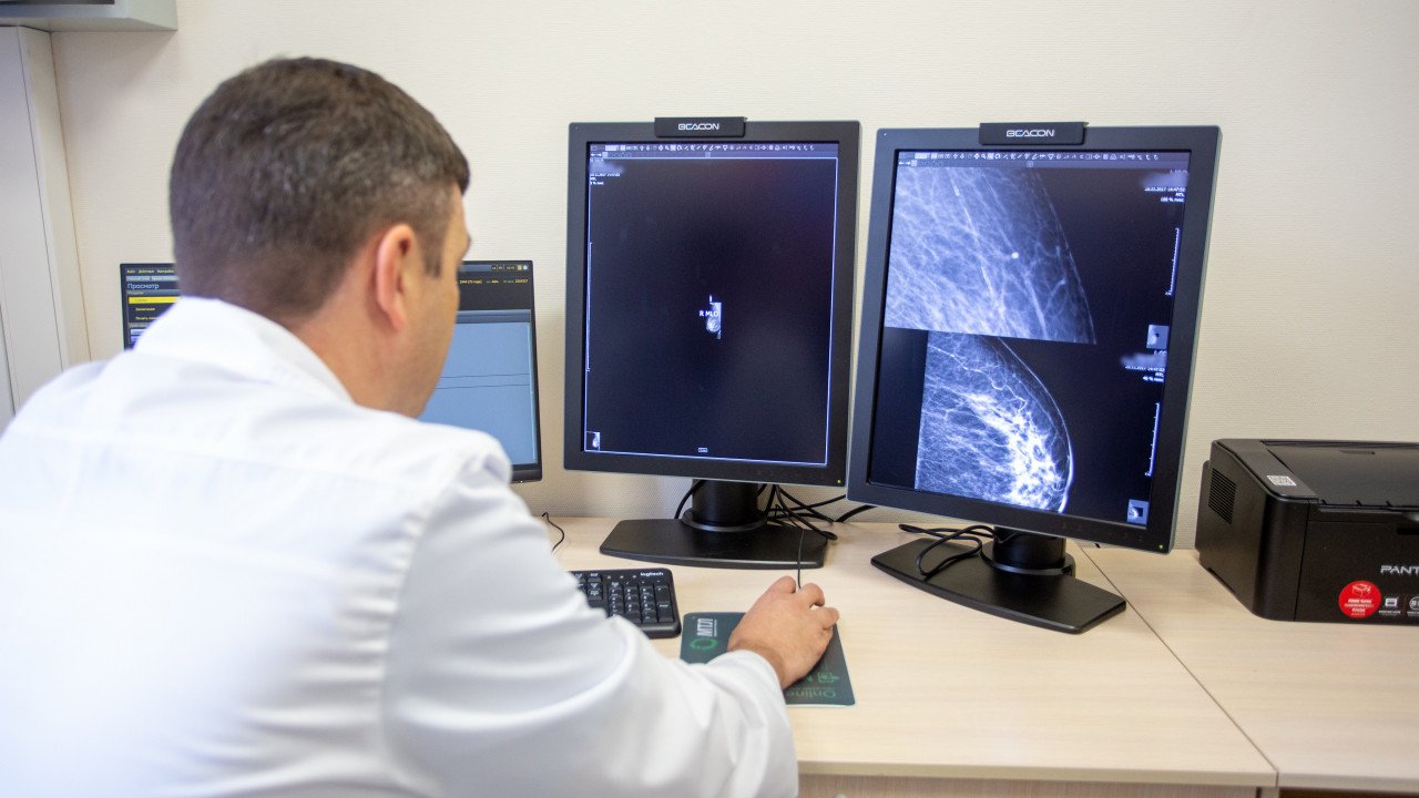 Около 3 тысяч женщин прошли маммографию по самозаписи в Подмосковье 