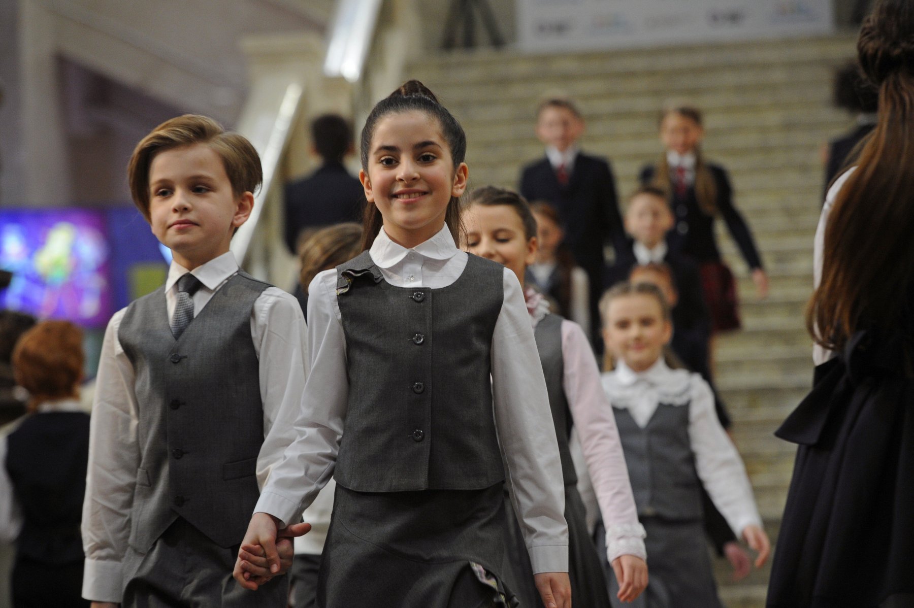 Более 390 млн рублей выделили многодетным семьям Подмосковья на покупку школьной формы