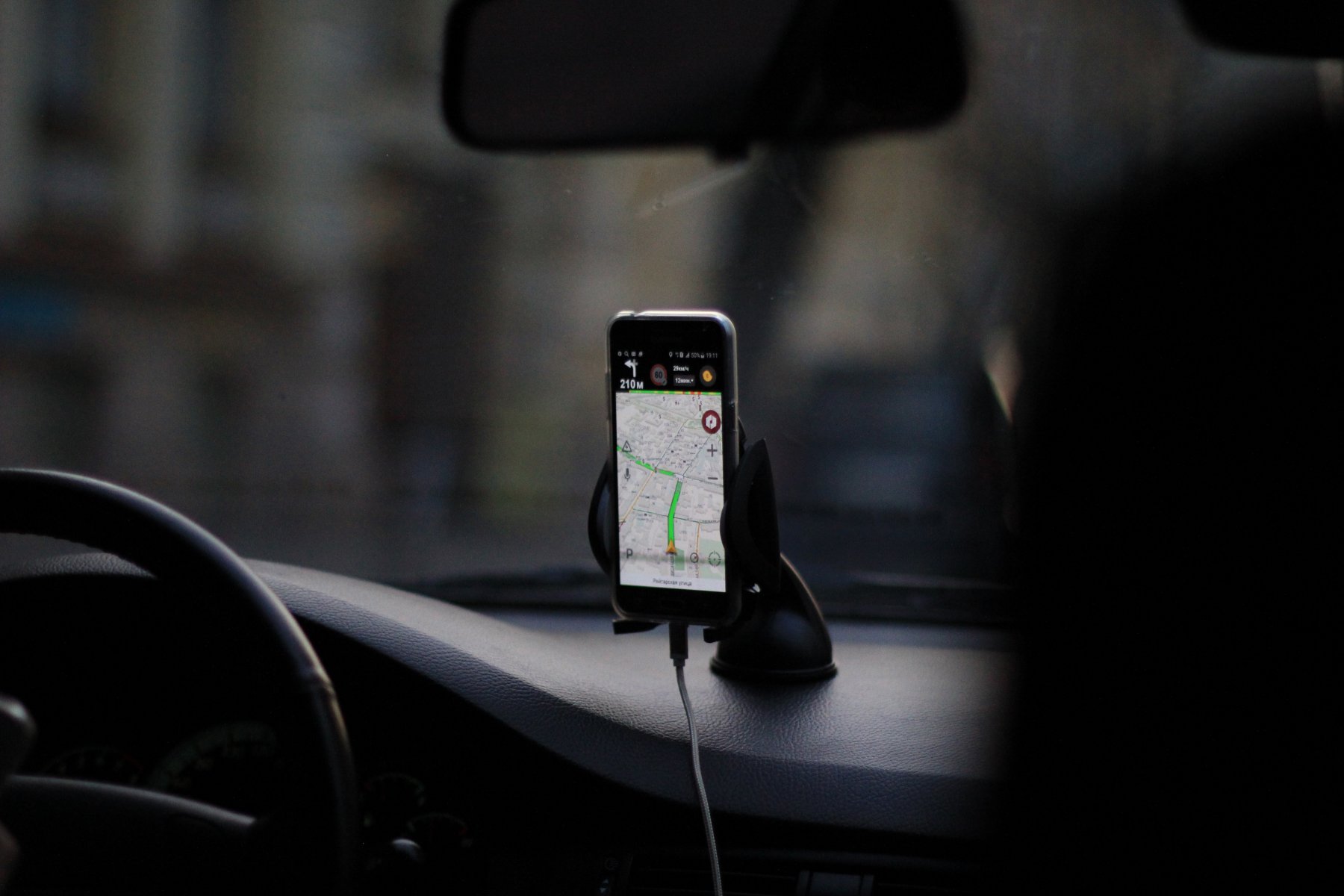 Пассажиры такси в Подмосковье могут оставить отзыв о водителе по QR-коду  