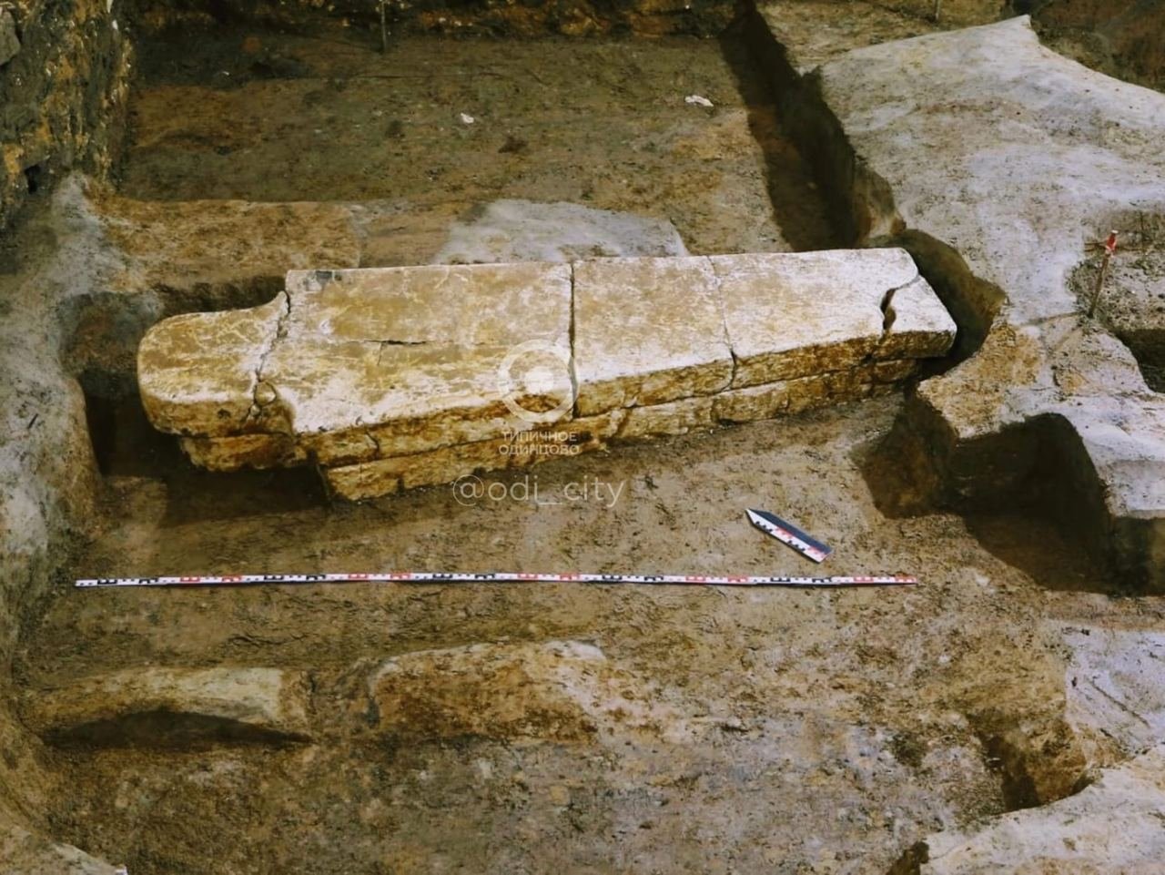 В Одинцовском округе нашли белокаменный саркофаг XVI века