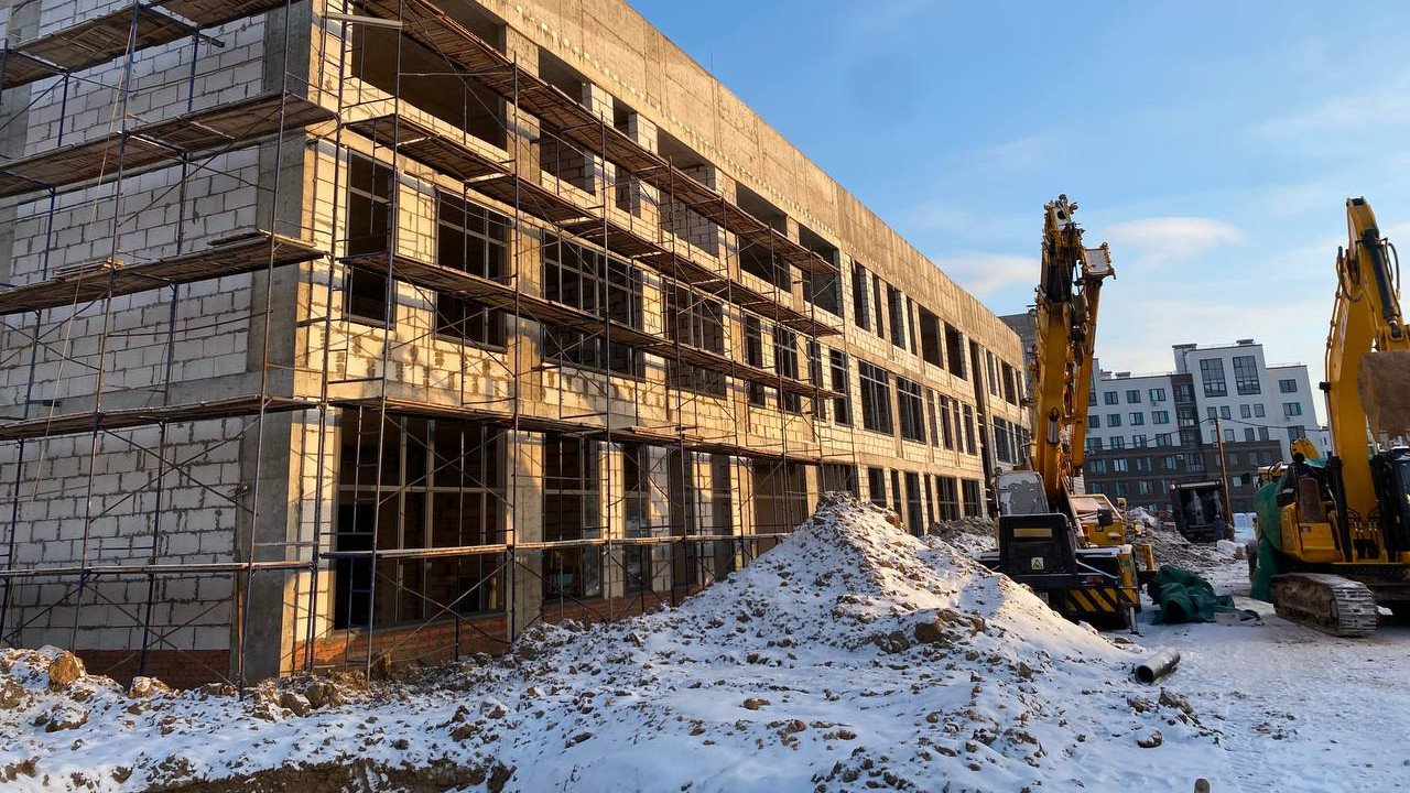 Построен каркас здания новой школы в Мытищах