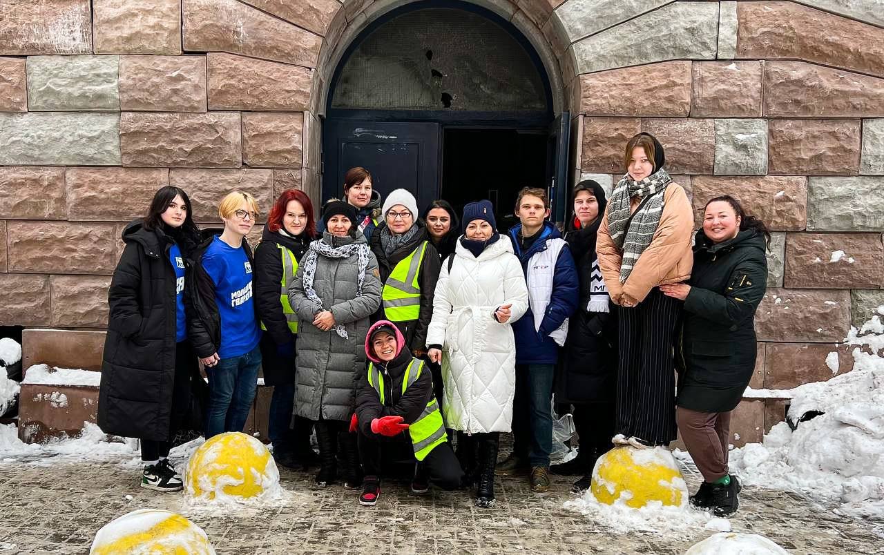 Молодежные активисты посетили экопункт «5 правил» в Химках