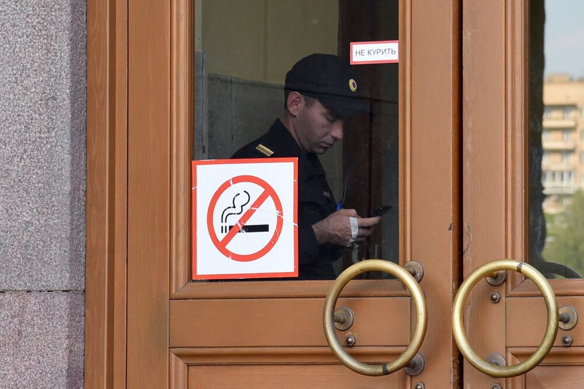 Запреты в россии сегодня. Уголовные санкции. Уголовная ответственность за контрафактные сигареты. Уголовное наказание. Штрафы за продажу сигарет несовершеннолетним в КБ.