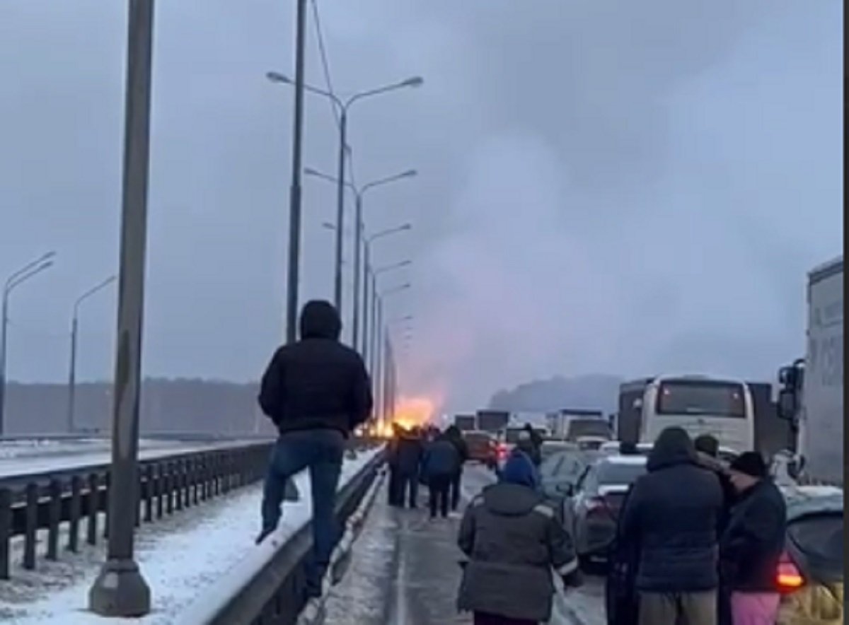 Около Чехова на Симферопольском шоссе образовалась огромная пробка