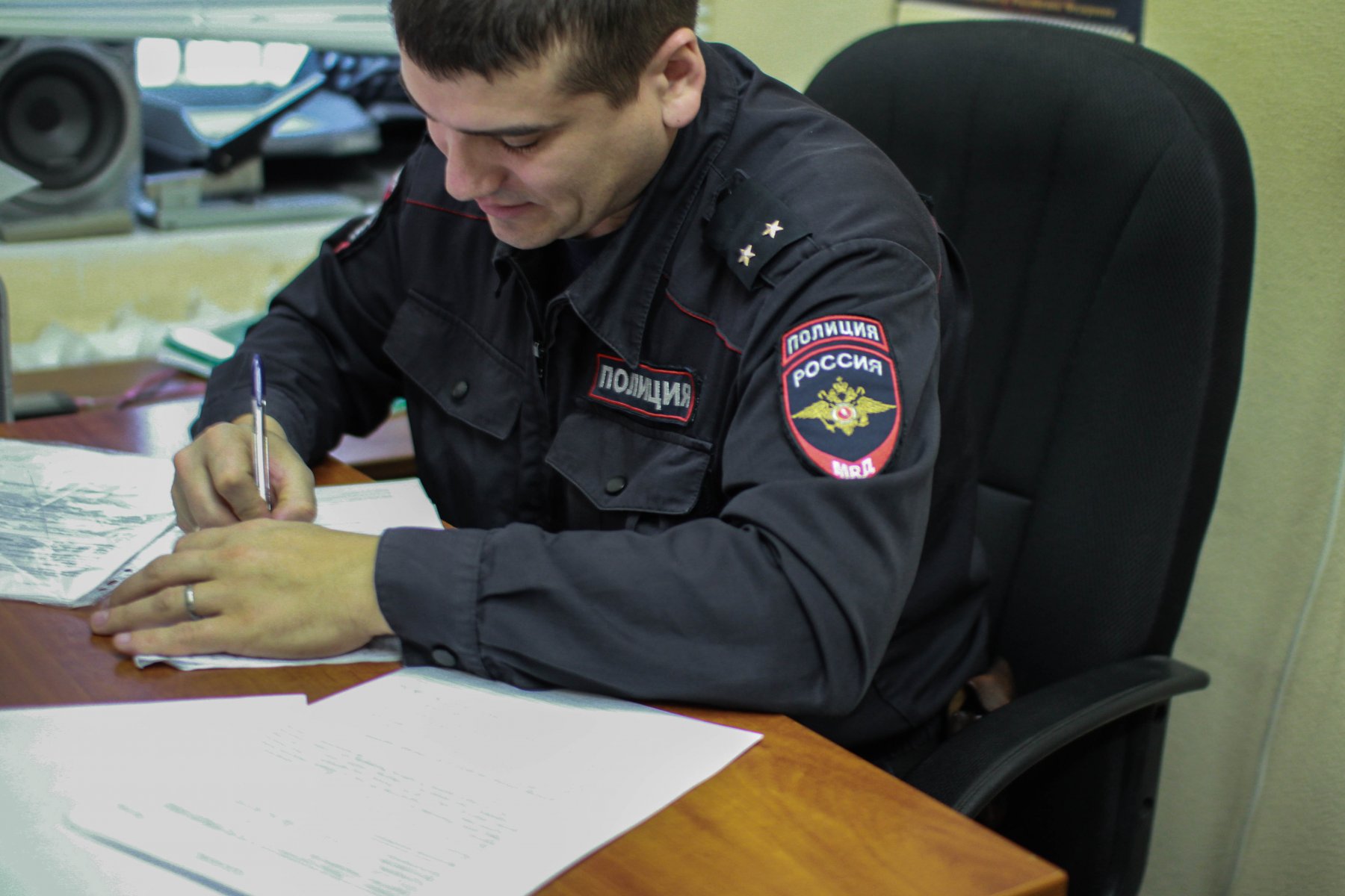 Полицейские Звенигорода задержали мужчину за кражу у пенсионерки валюты на более чем миллион рублей