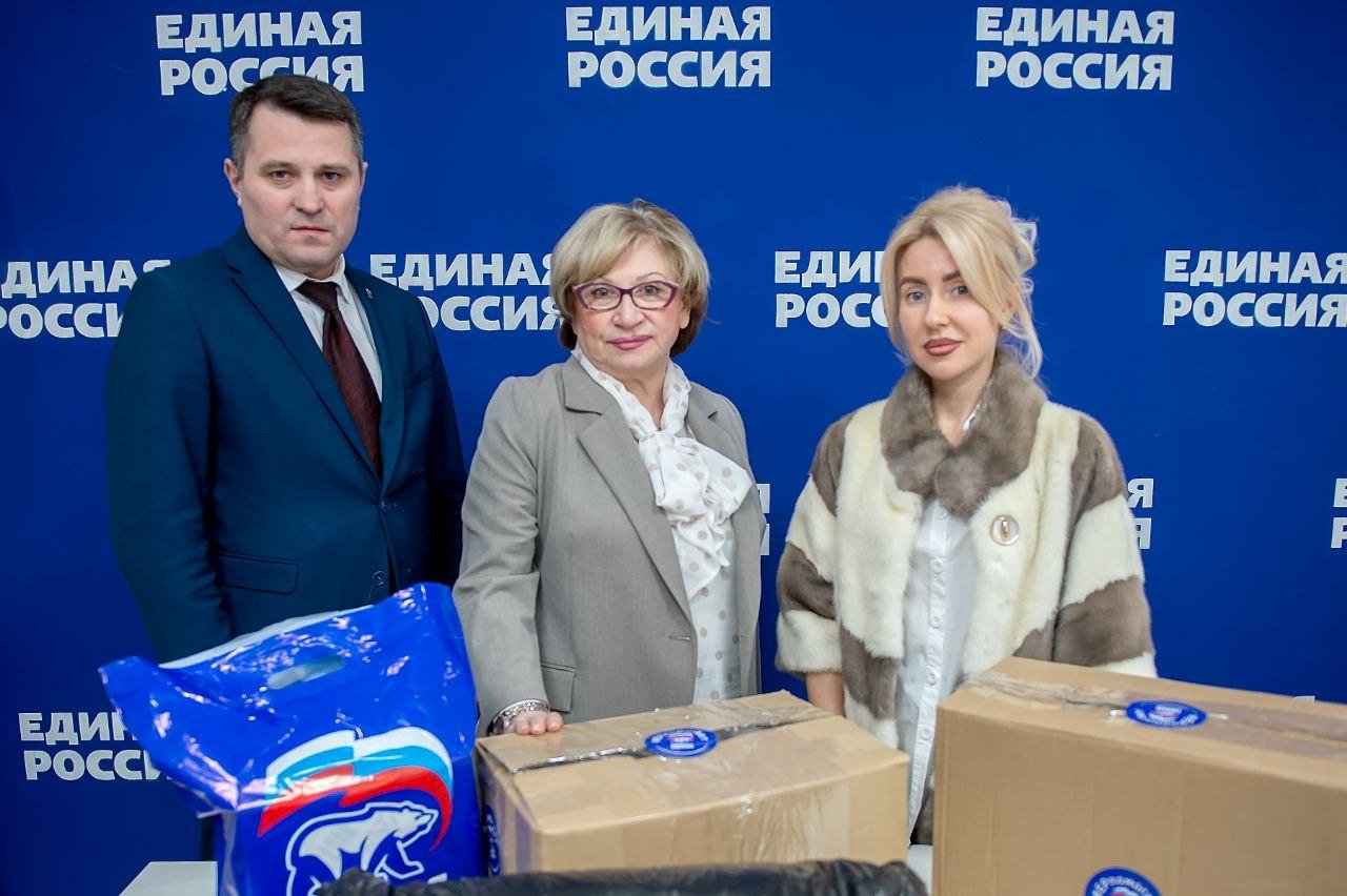Подольские депутаты передали военнослужащим в зоне СВО продукты, вещи и маскировочную сеть
