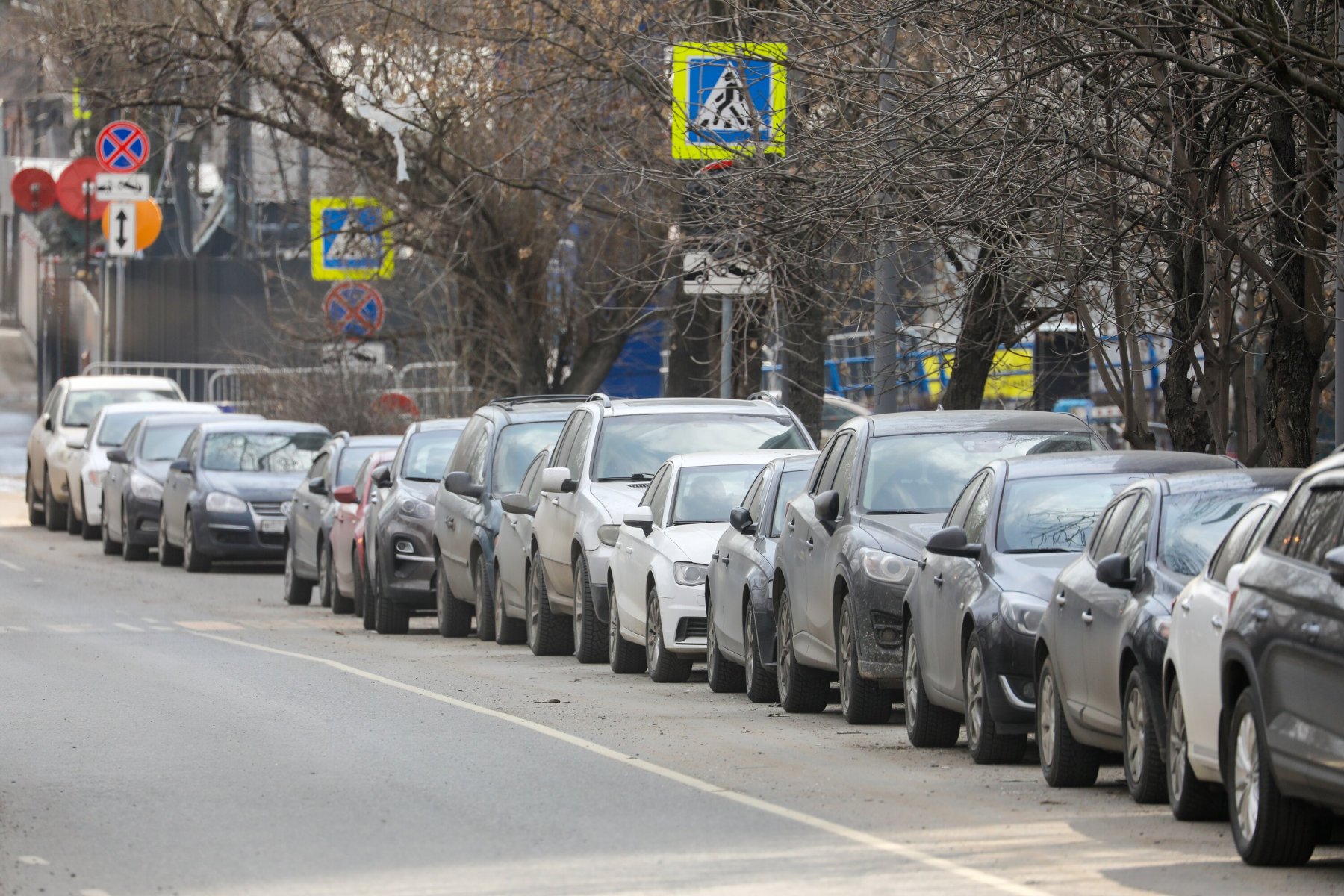 В Подмосковье сократится количество парковочных мест внутри кварталов и вдоль дорог