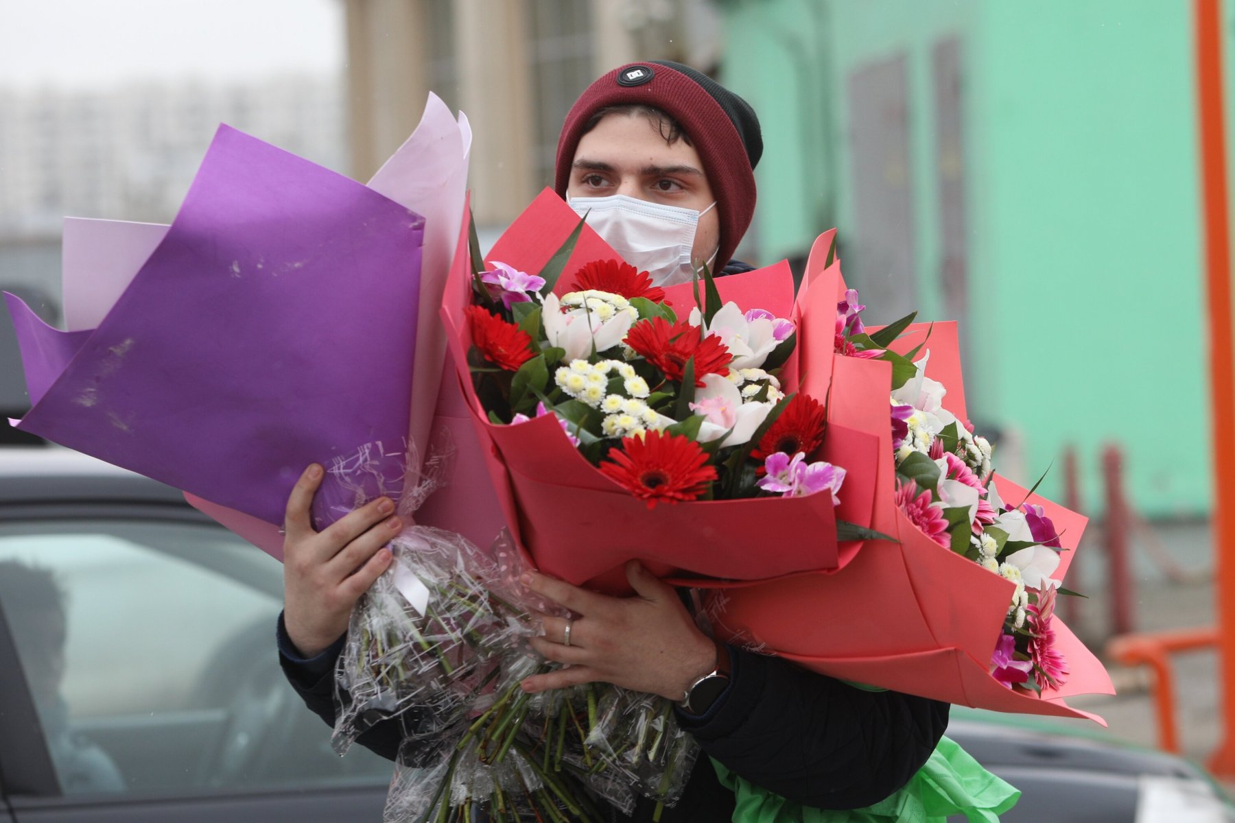 Массовое кулачное побоище устроили продавцы цветов на Рижском вокзале