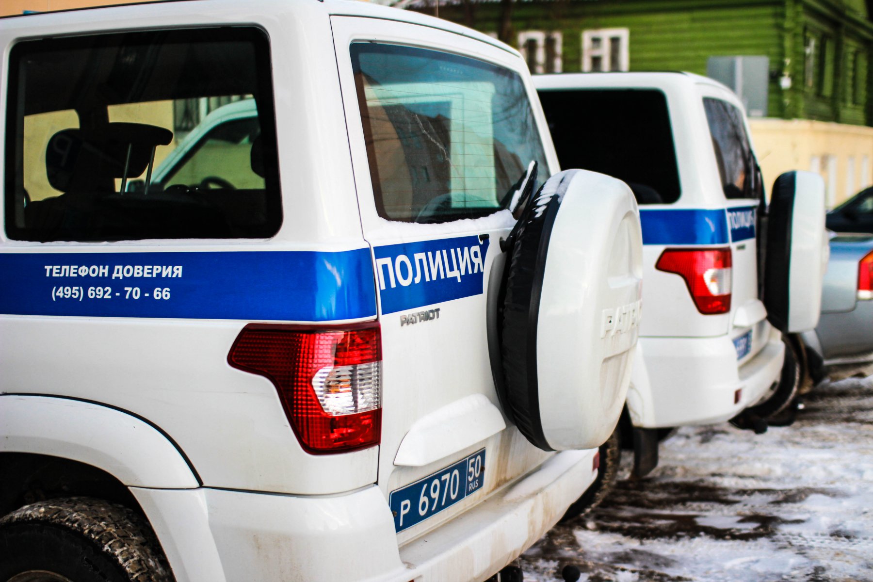 Полиция нашла труп, спрятанный в диване, в квартире одного из домов на западе Москвы