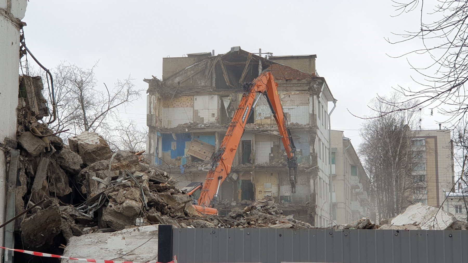 В столичном районе Марфино снесли дом