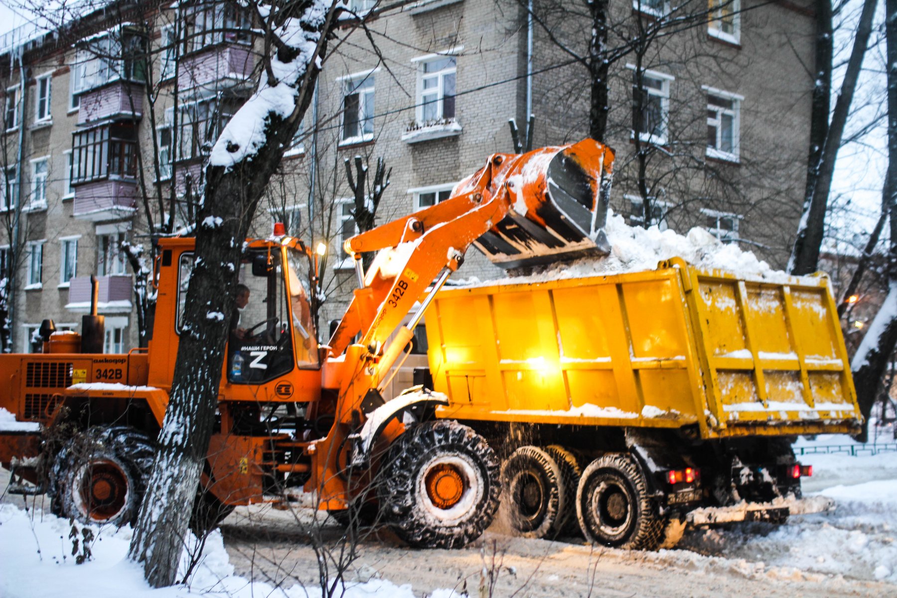 Свыше 3,5 млн кубометров снега вывезли за зиму с дорог Подмосковья 