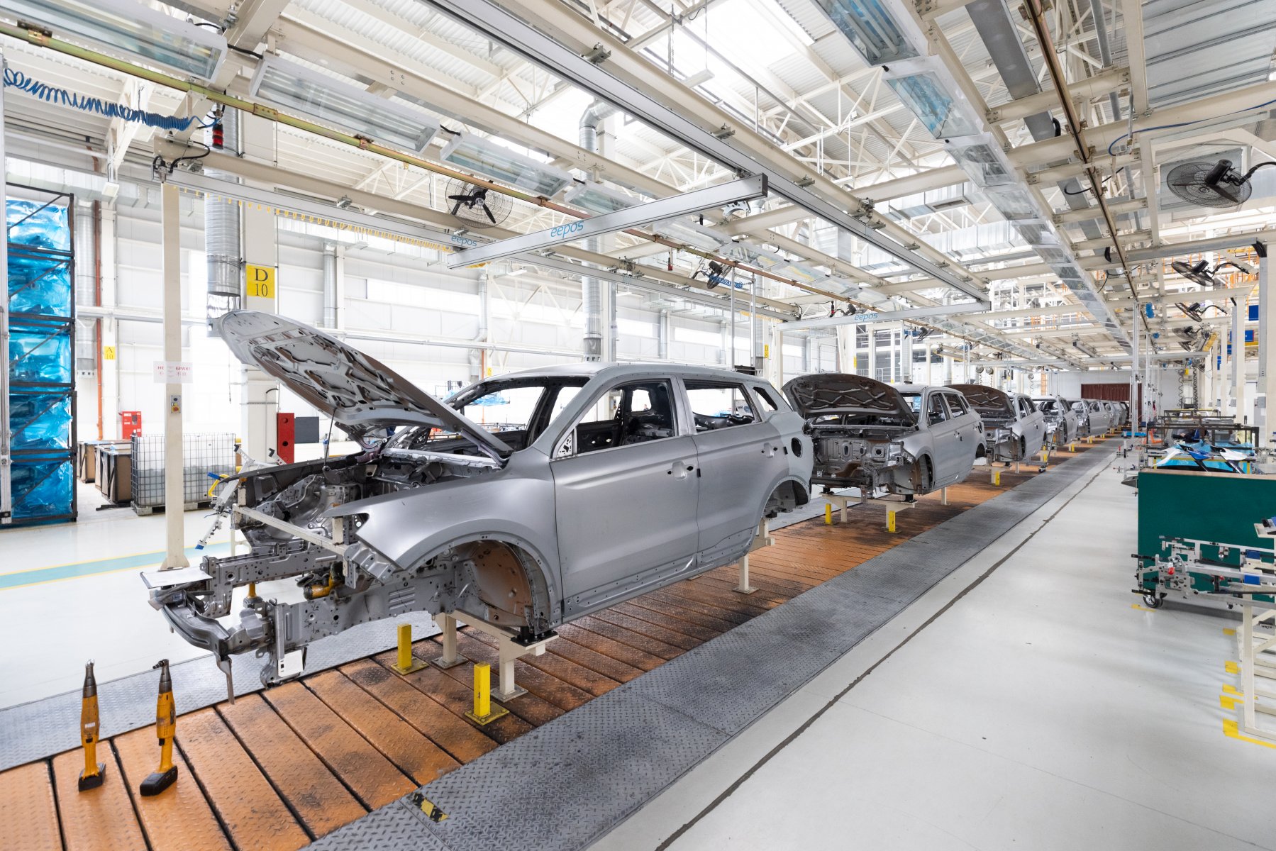 На подмосковном заводе  Mercedes могут начать сборку китайских автомобилей Hongqi