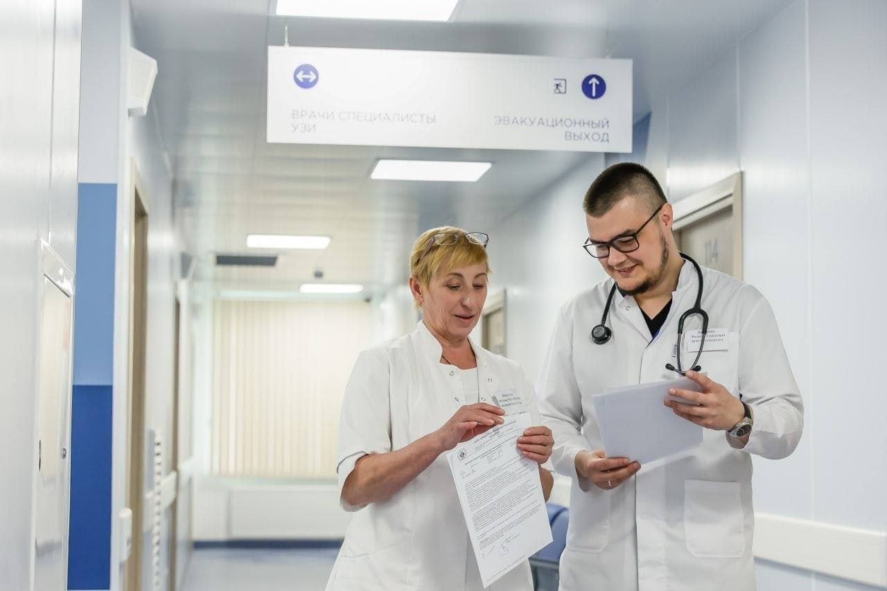 Программа поддержки «Наставничество» для молодых медиков в роддомах стартовала в Подмосковье 