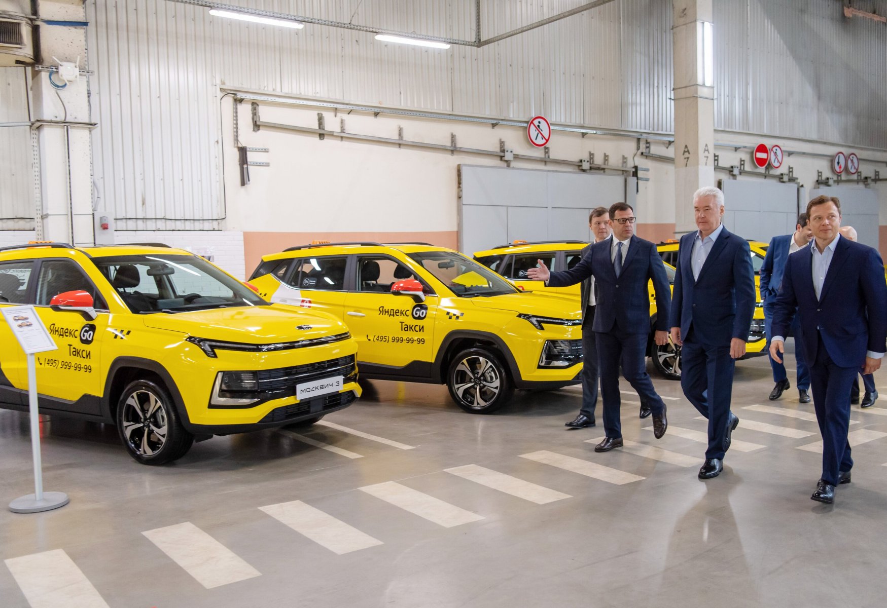 «Москвич» поставит «Яндекс.Такси» 2 тысячи электромобилей