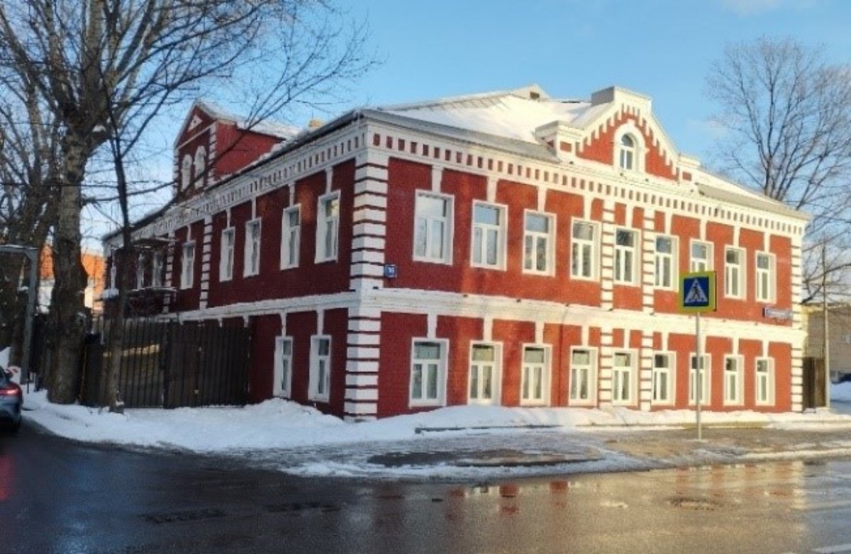 В 1-м Щипковском переулке в центре Москвы отреставрировали особняк 1917 года постройки 