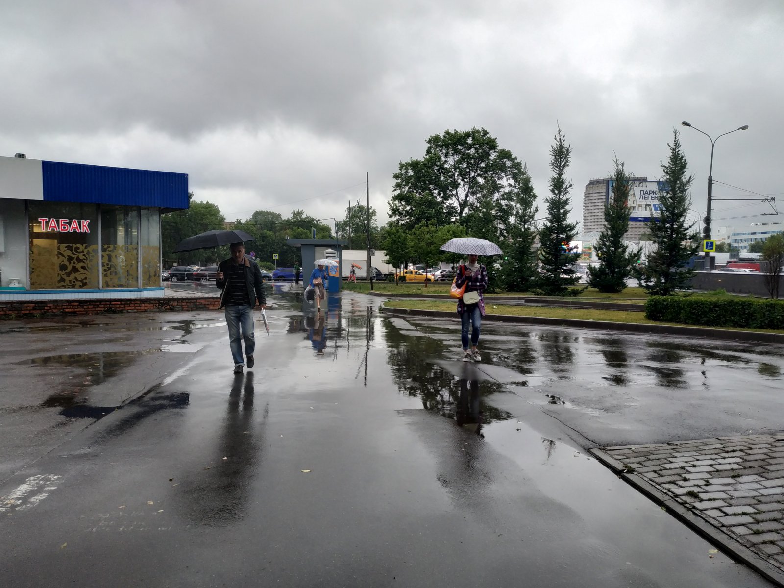 Сегодня в Москве и Подмосковье переменная облачность, местами дожди