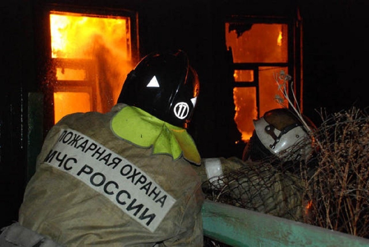 При пожаре в частном доме в Солнечногорске пострадал человек