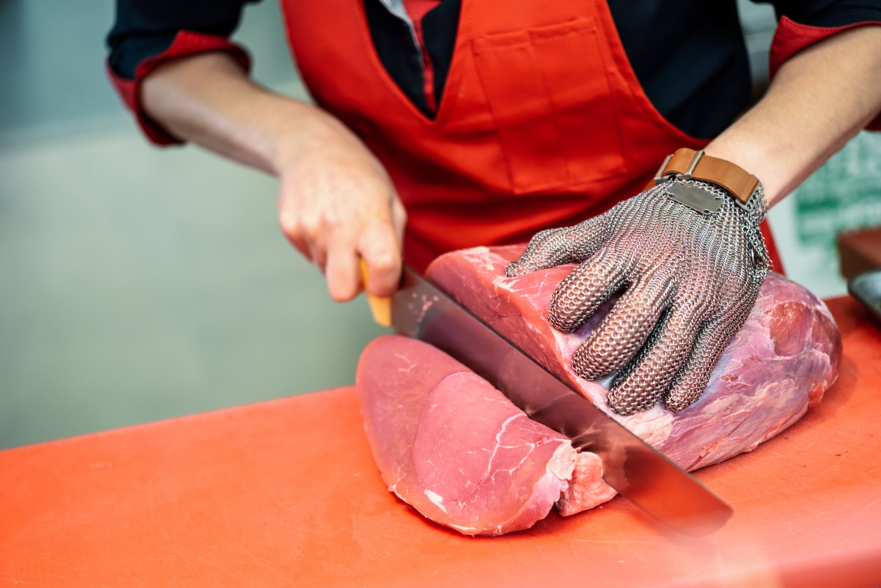 Мясокомбинат в Туле переделывал мясо в котлеты для искусственного увеличения срока годности 