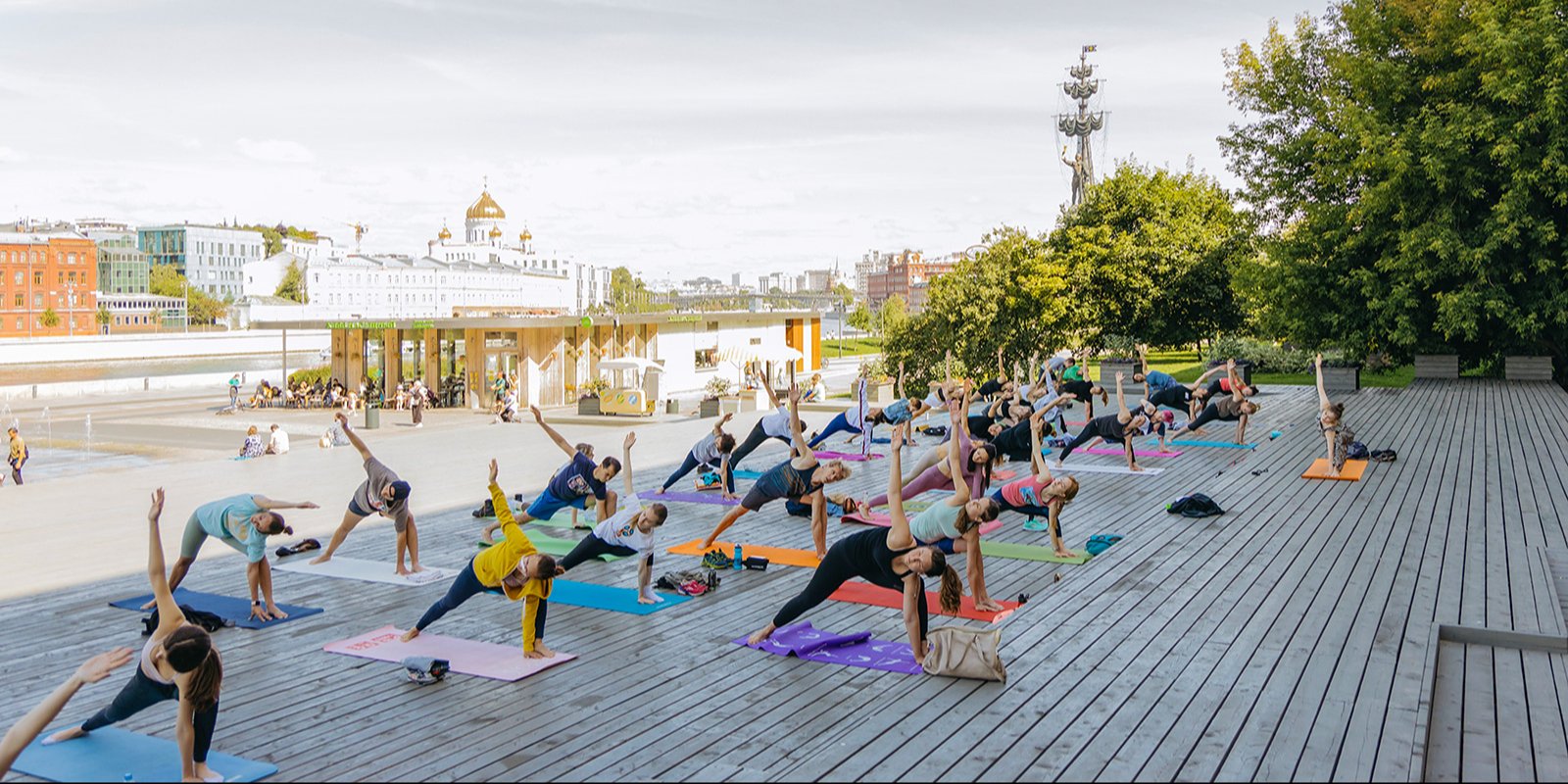 Столичных любителей йоги ждет фестиваль в парке искусств «Музеон» 