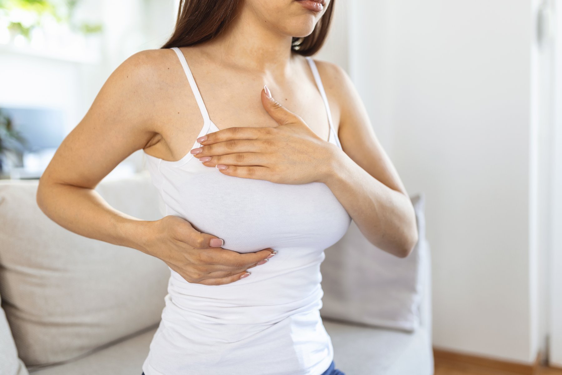 Маммолог рассказала обладательницам большой груди о профилактике заболеваний 