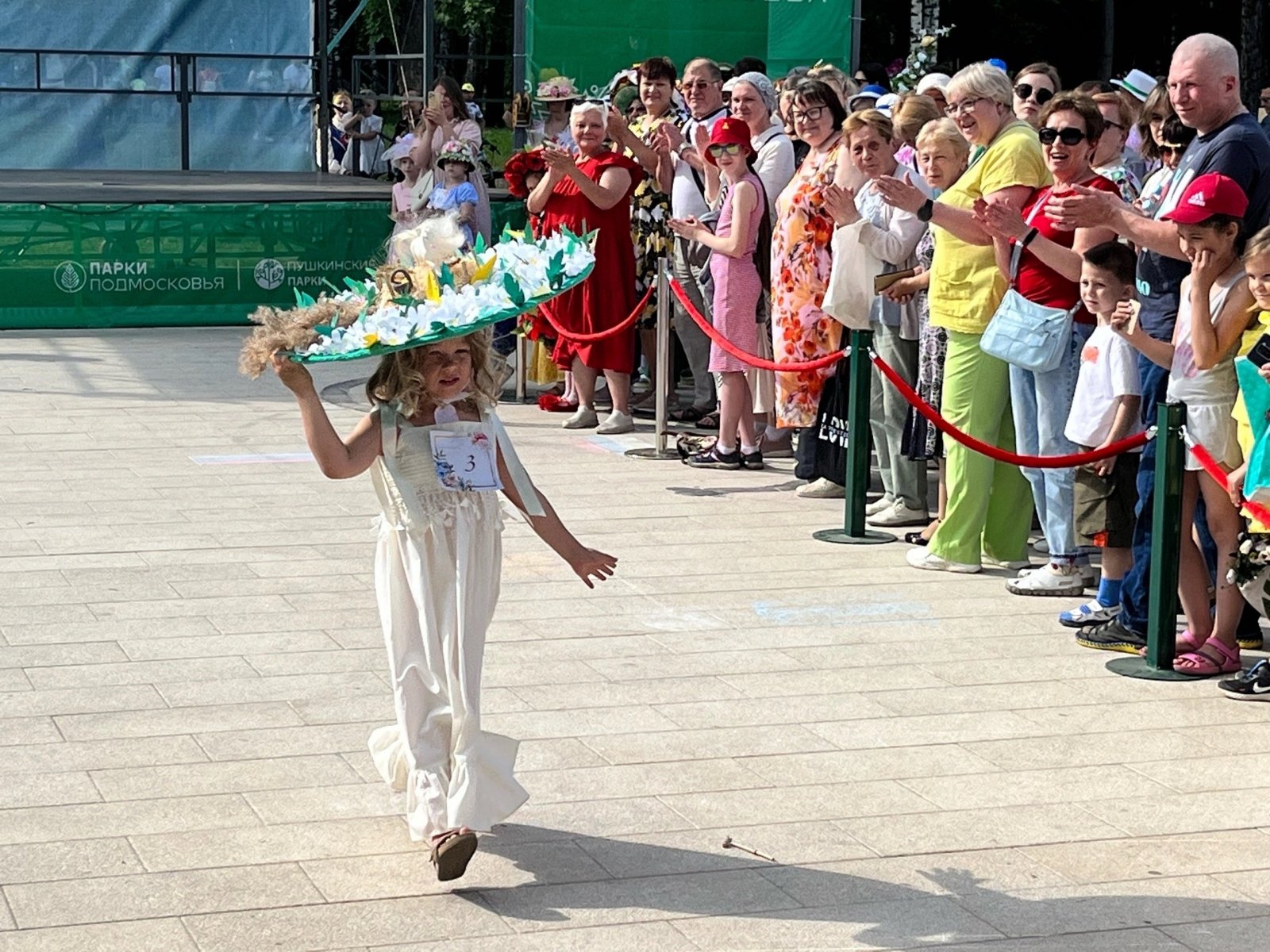 Фестиваль «Цветов и цвета» в Ивантеевке поразил гостей красочными костюмами и выступлениями