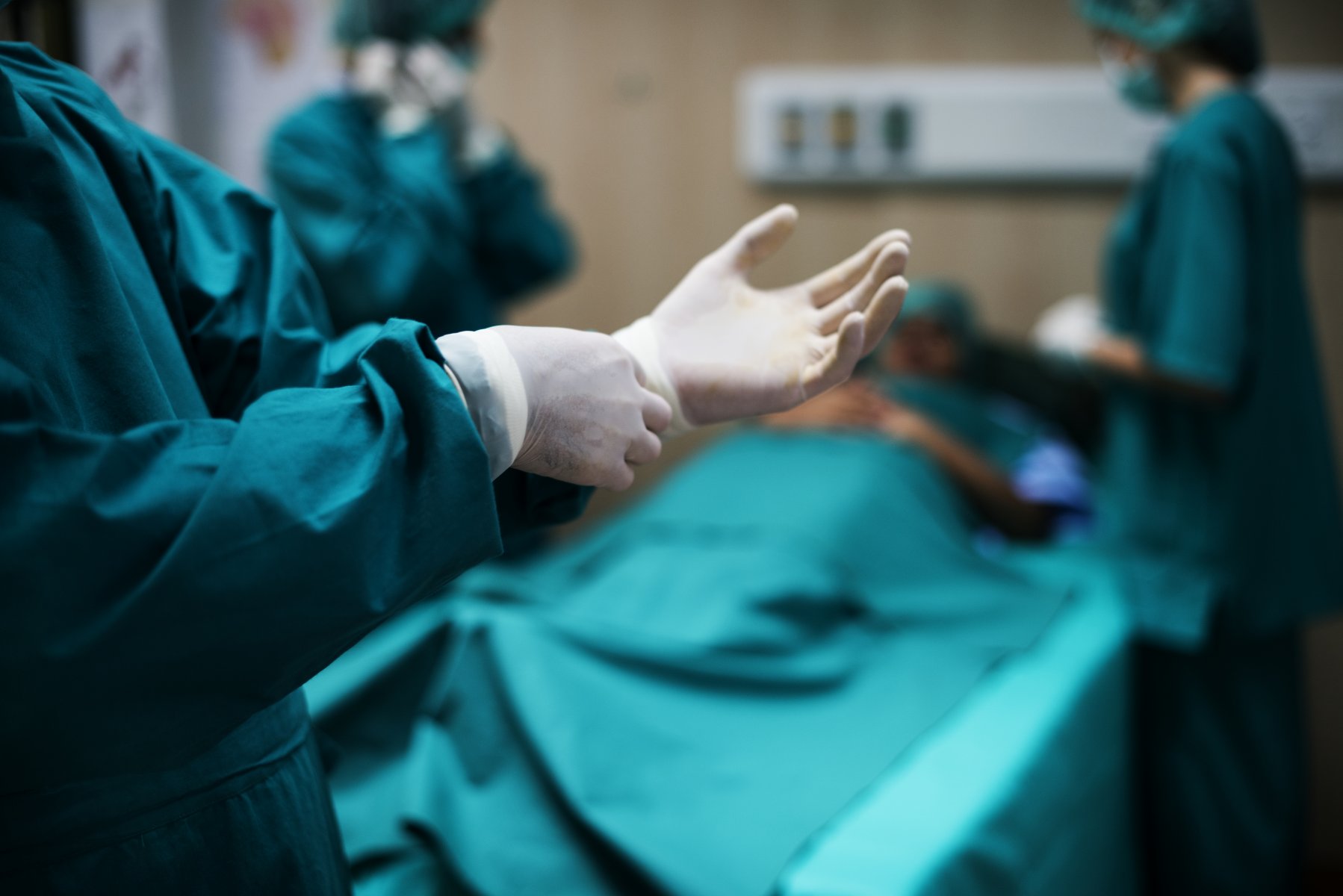 Видновские врачи заменили 53-летнему мужчине пораженный тазобедренный сустав на искусственный
