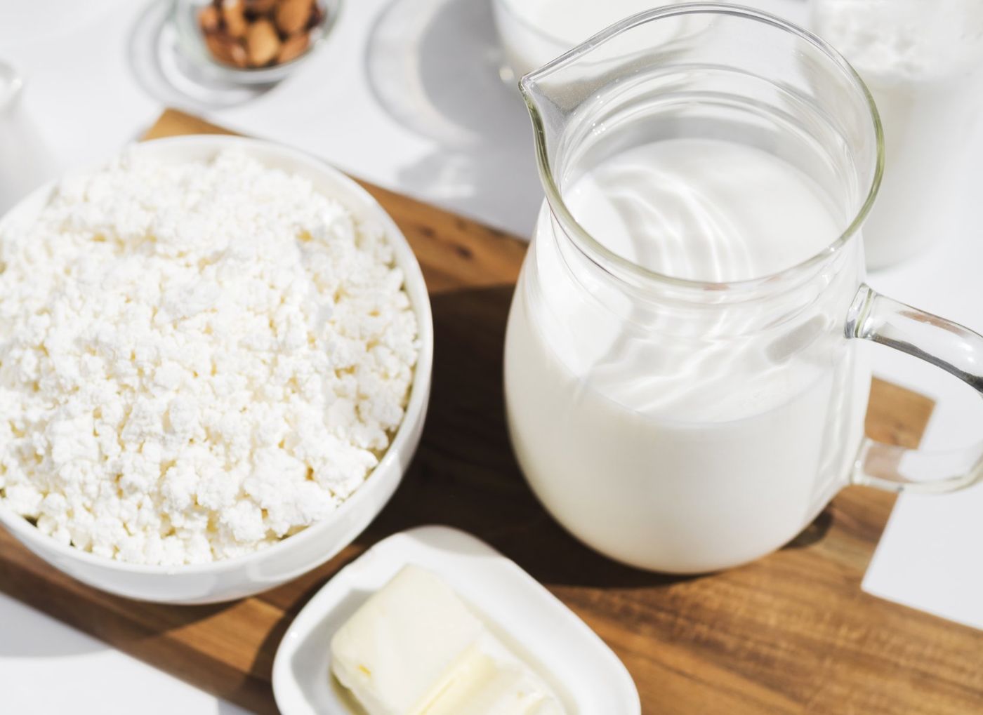 смешать в миске тесто. взбитые яйца + молоко + мука. качественный йогурт. если смешать йогурт и кефир. йогурт.