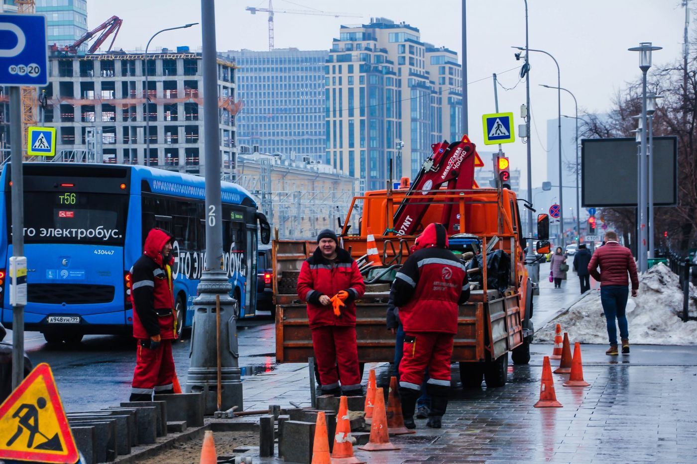 В Московской области появились автобусы, украшенные в рамках проекта «Зима  в Подмосковье» :: Вести Подмосковья