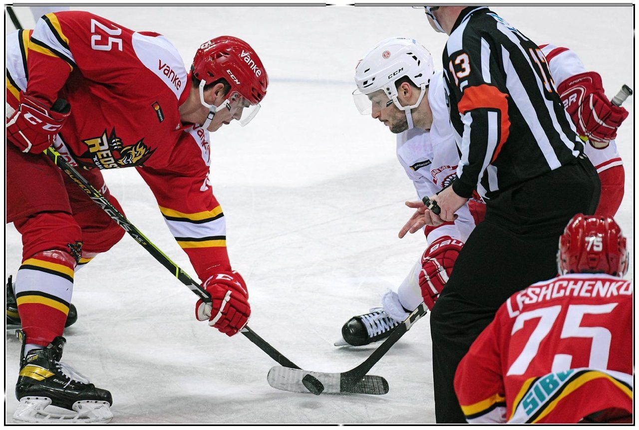 23. Сколько получают хоккеисты в кхл в месяц. Витязь против куньлунь. Хоккей витязь куньлунь сегодня. Хк витязь.