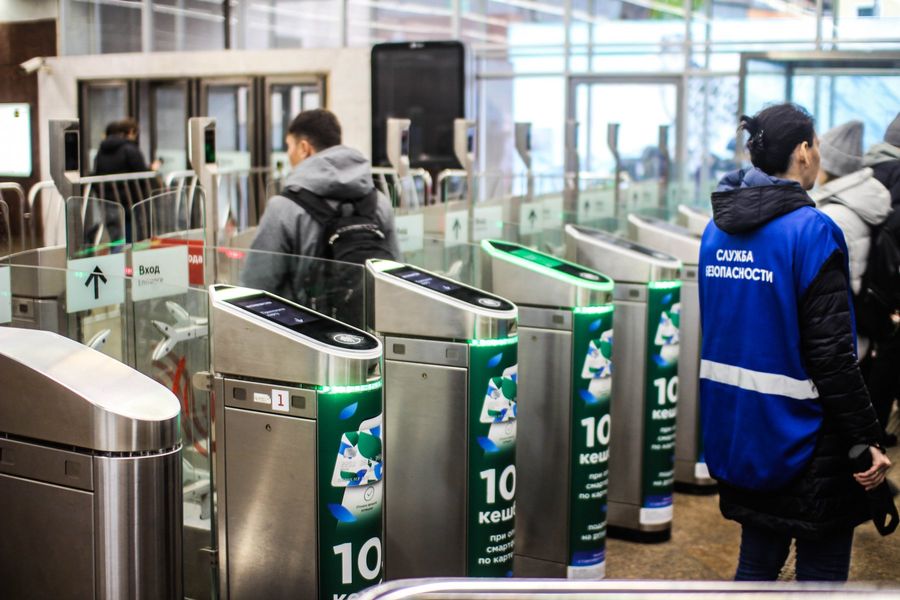 Движение на юге серой ветки метро в Москве восстановлено